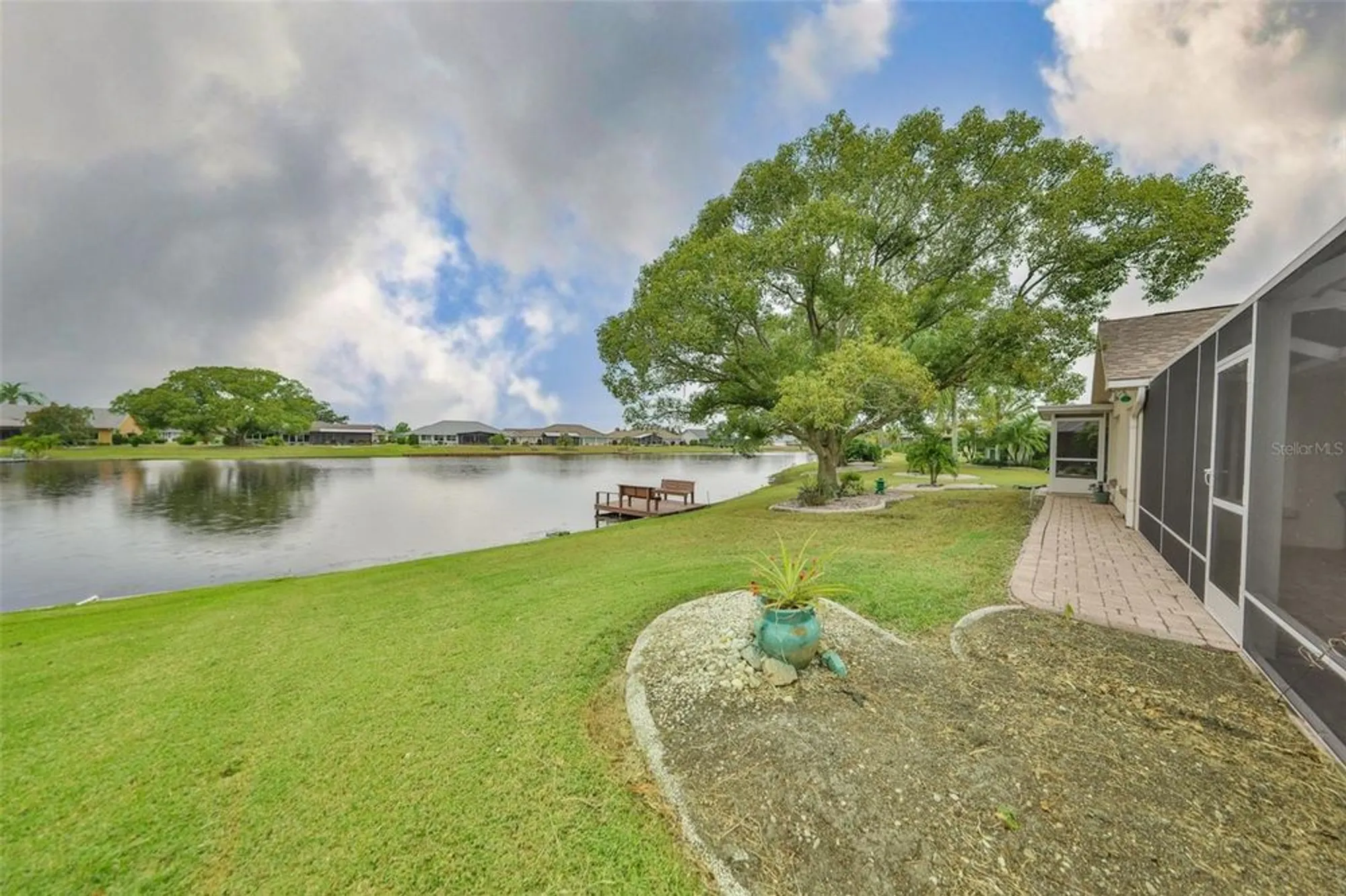 Property Slideshow image 39 of 59 | 1928 east view dr, Sun City Center, FL, 33573