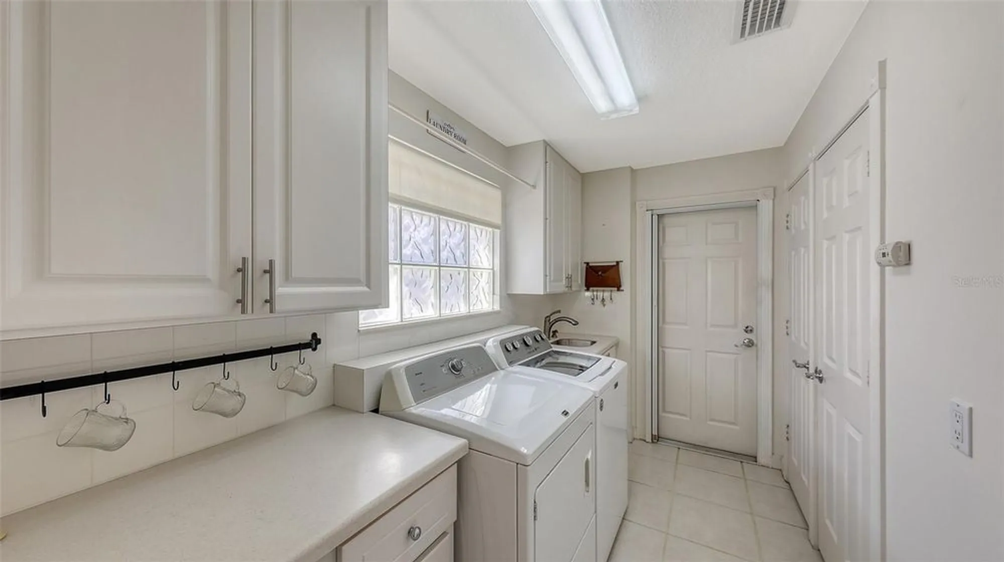 Property Slideshow image 33 of 93 | 7575 quinto dr, Sarasota, FL, 34238