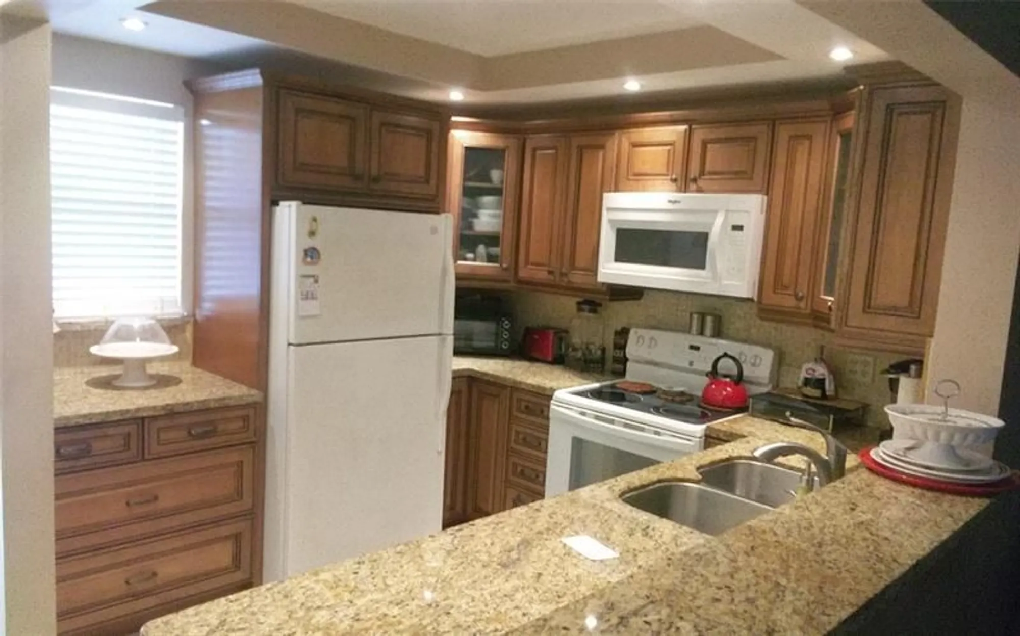 Property Slideshow image 11 of 62 | 206 se 10th st 406, Dania Beach, FL, 33004