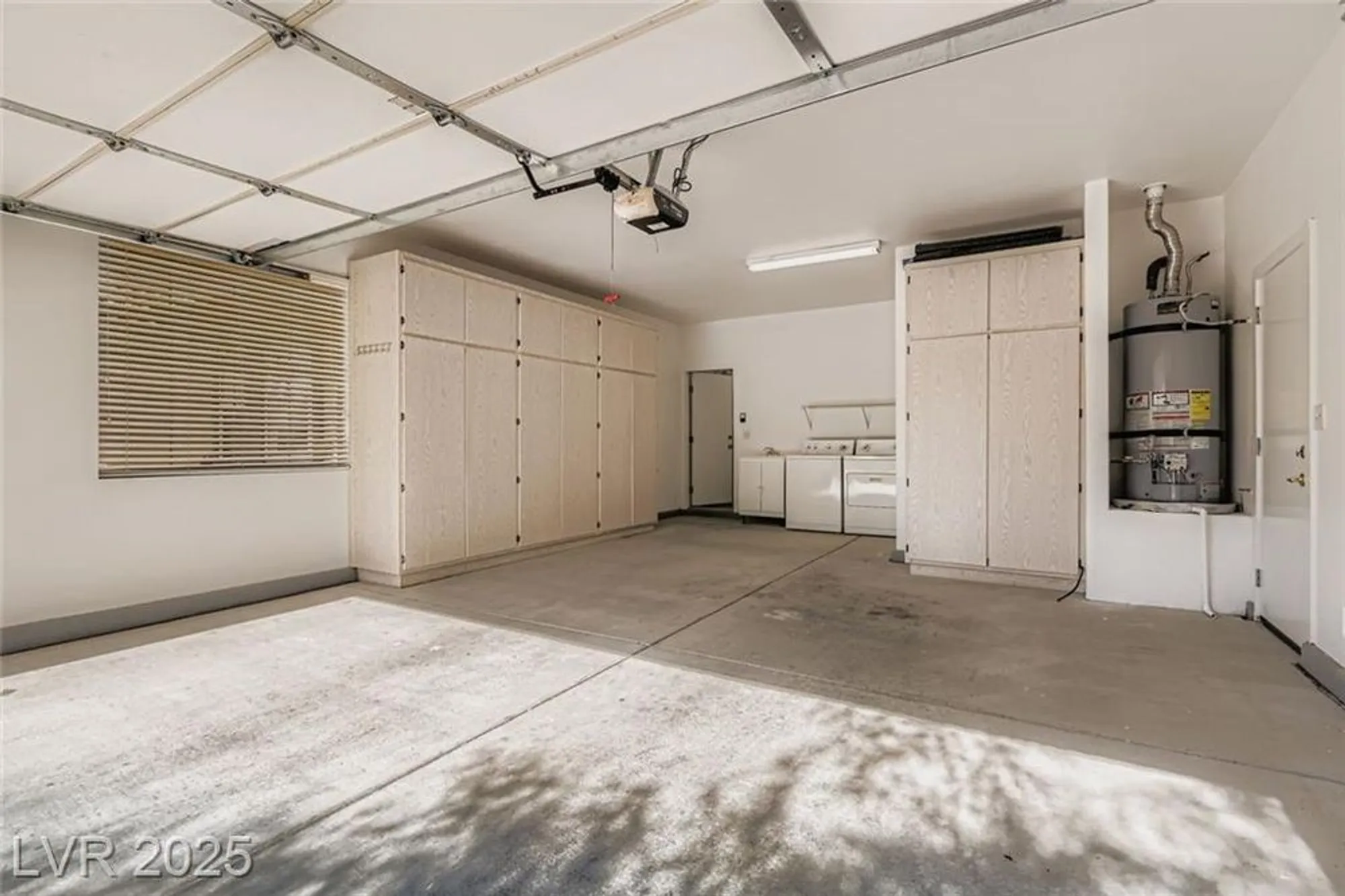 Property Slideshow image 21 of 37 | 10554 sopra ct, Las Vegas, NV, 89135