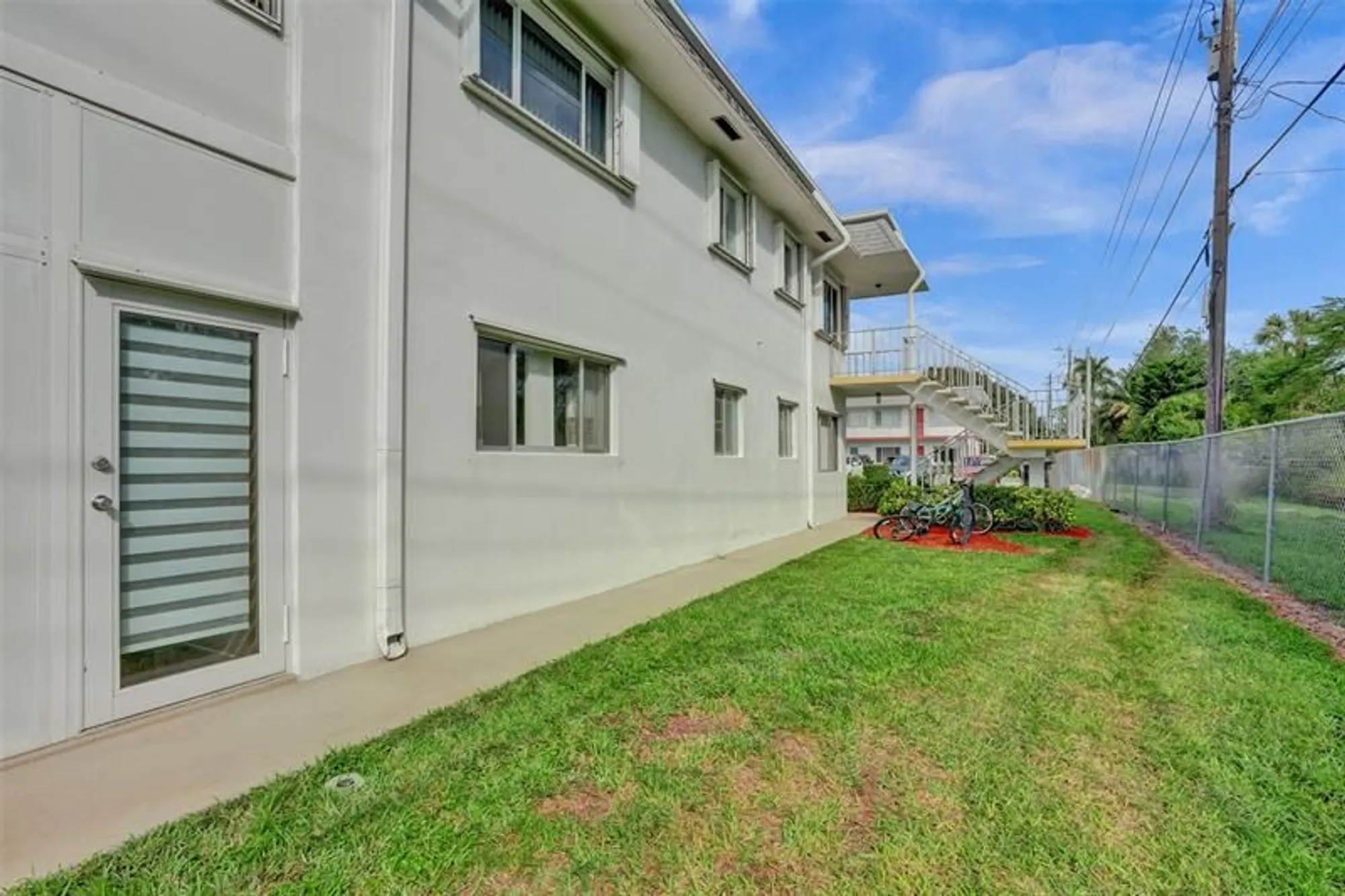 Property Slideshow image 30 of 48 | 3322 cynthia ln apt 112, Lake Worth Beach, FL, 33461