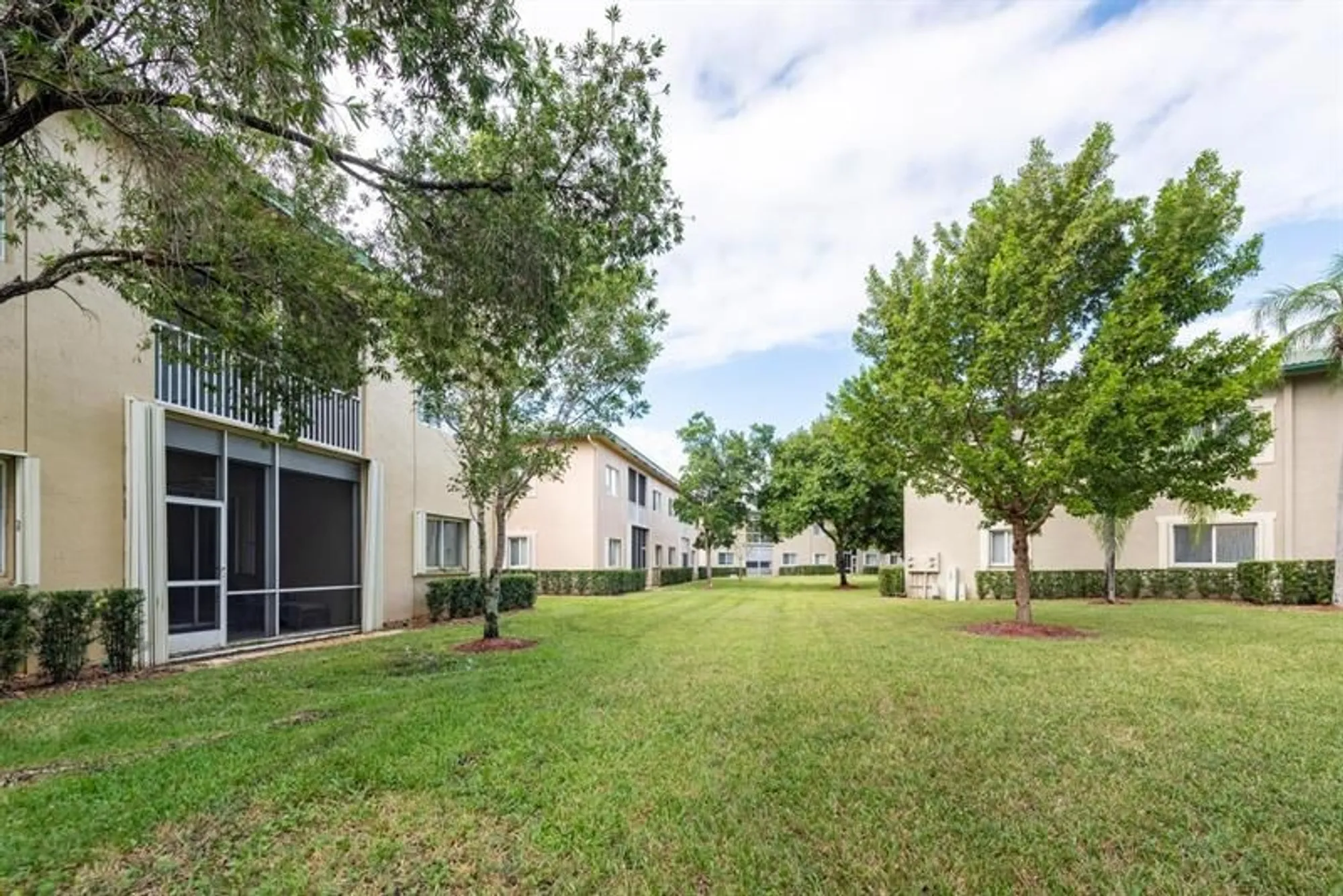 Property Slideshow image 12 of 23 | 7867 exeter blvd e # 101, Tamarac, FL, 33321