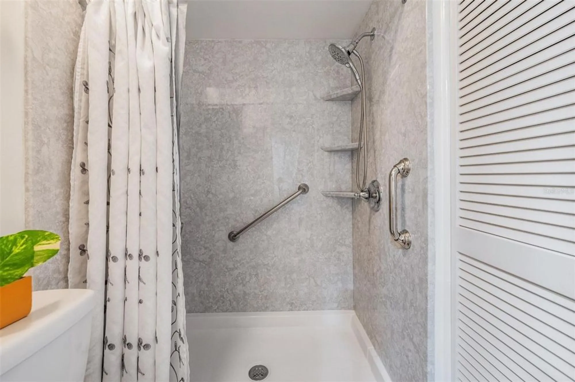 Property Slideshow image 17 of 38 | 2267 sequoia dr, Clearwater, FL, 33763