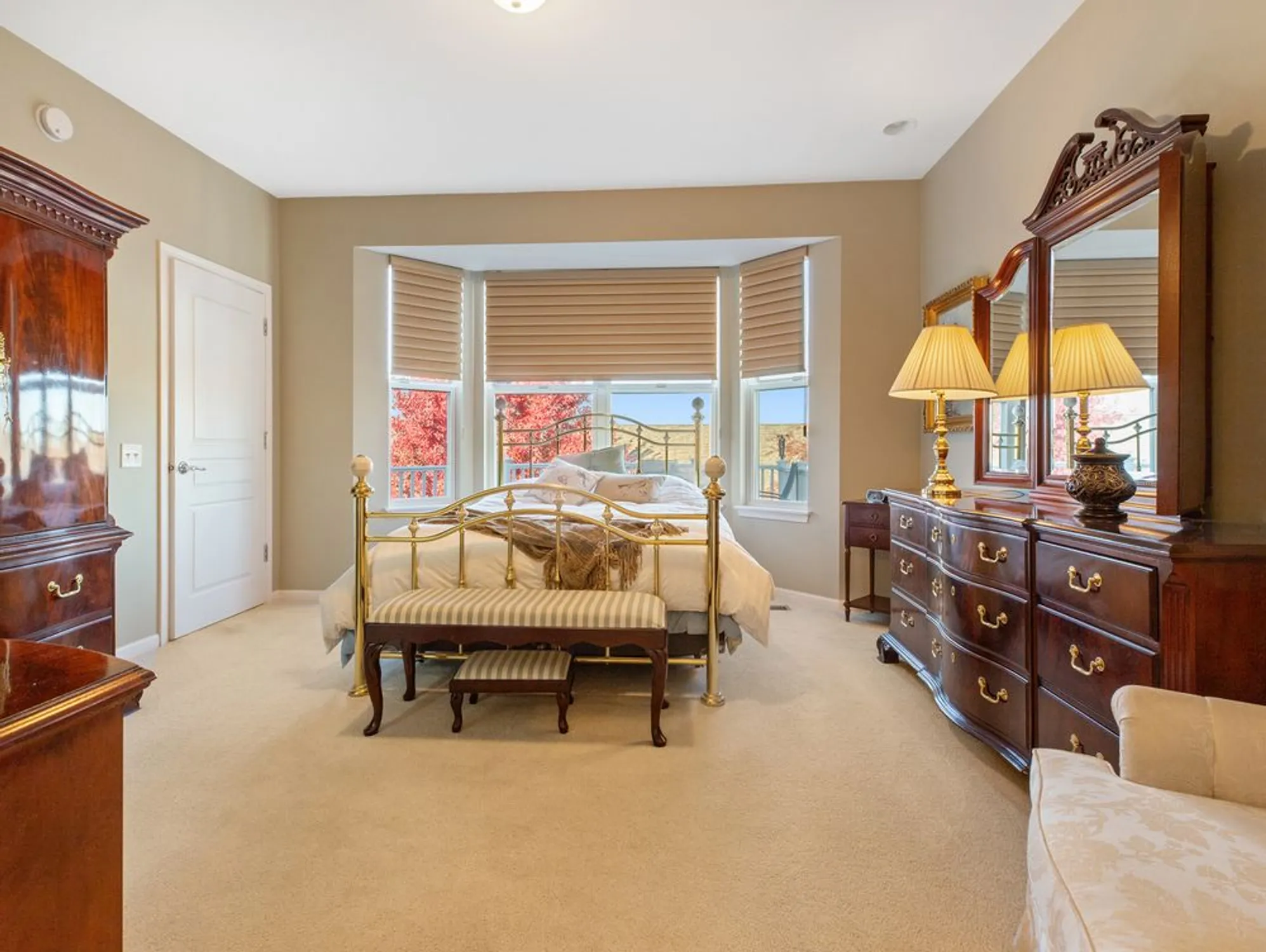 Property Slideshow image 19 of 36 | 3001 ravinia cir, Mundelein, IL, 60060