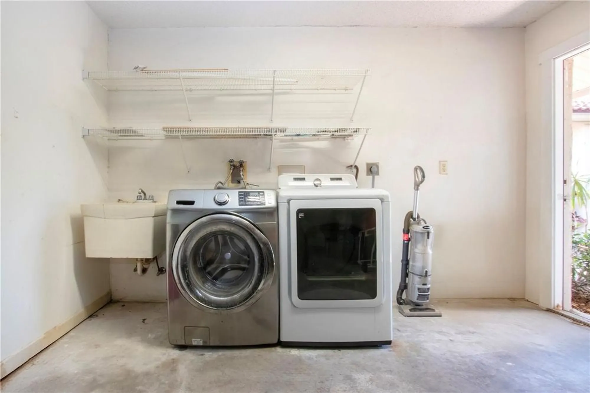Property Slideshow image 48 of 48 | 4812 kestral park cir 20, Sarasota, FL, 34231