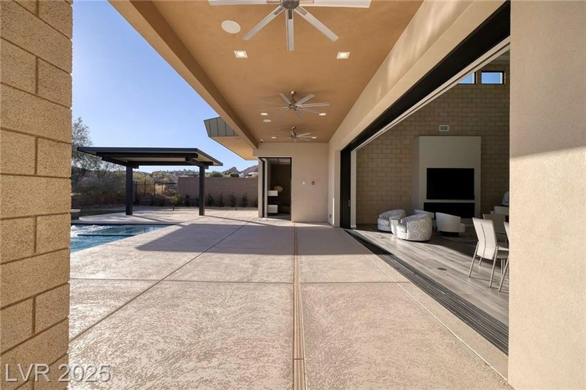 Property Slideshow image 22 of 65 | 37 reflection shores ln, Henderson, NV, 89011