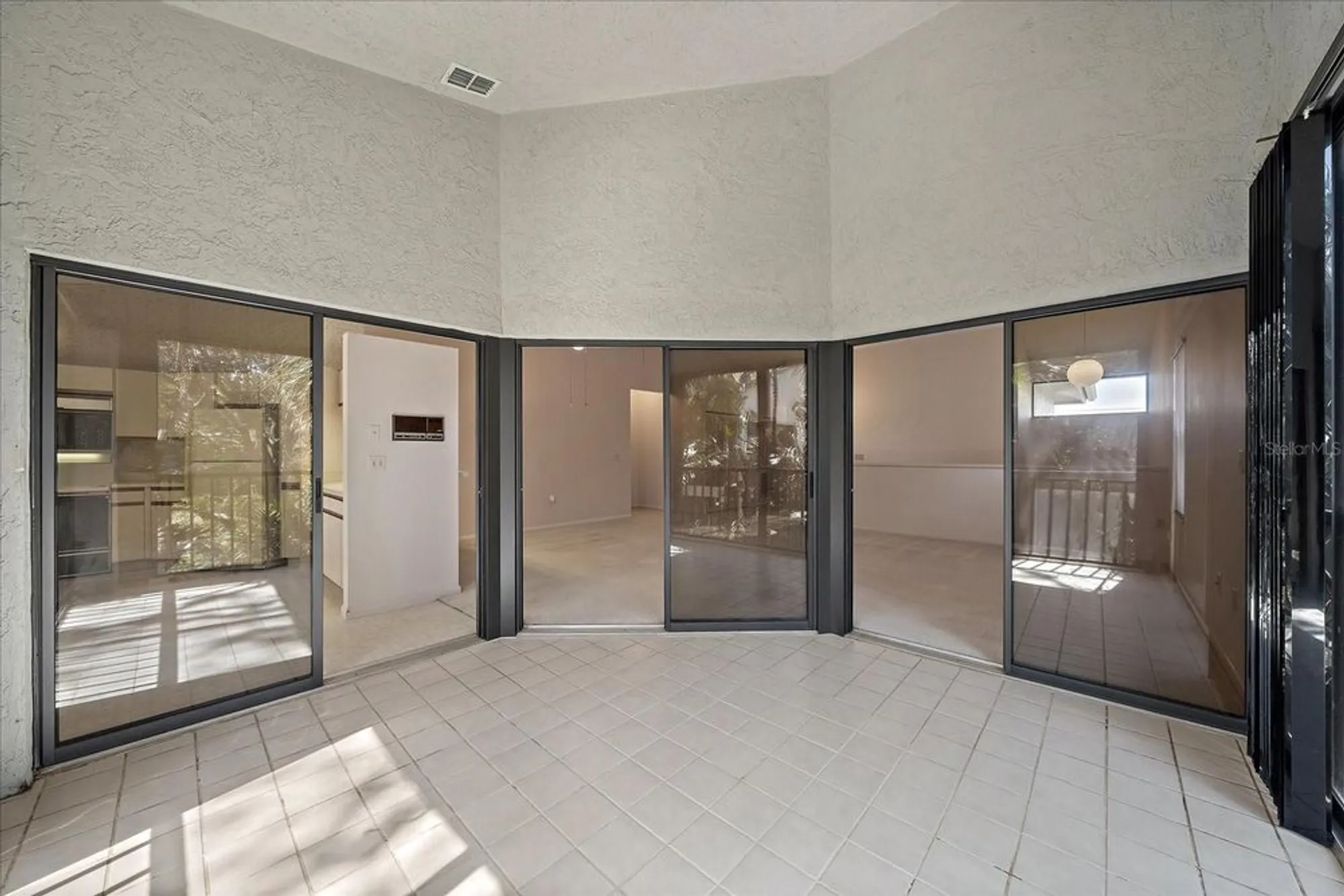 Property Slideshow image 35 of 54 | 1654 starling dr 201, Sarasota, FL, 34231