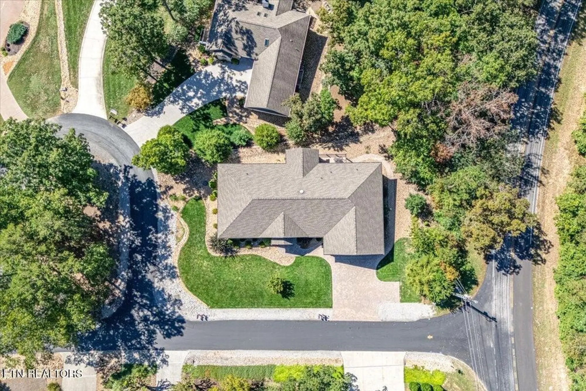 Property Slideshow image 12 of 54 | 400 tanasi way, Loudon, TN, 37774