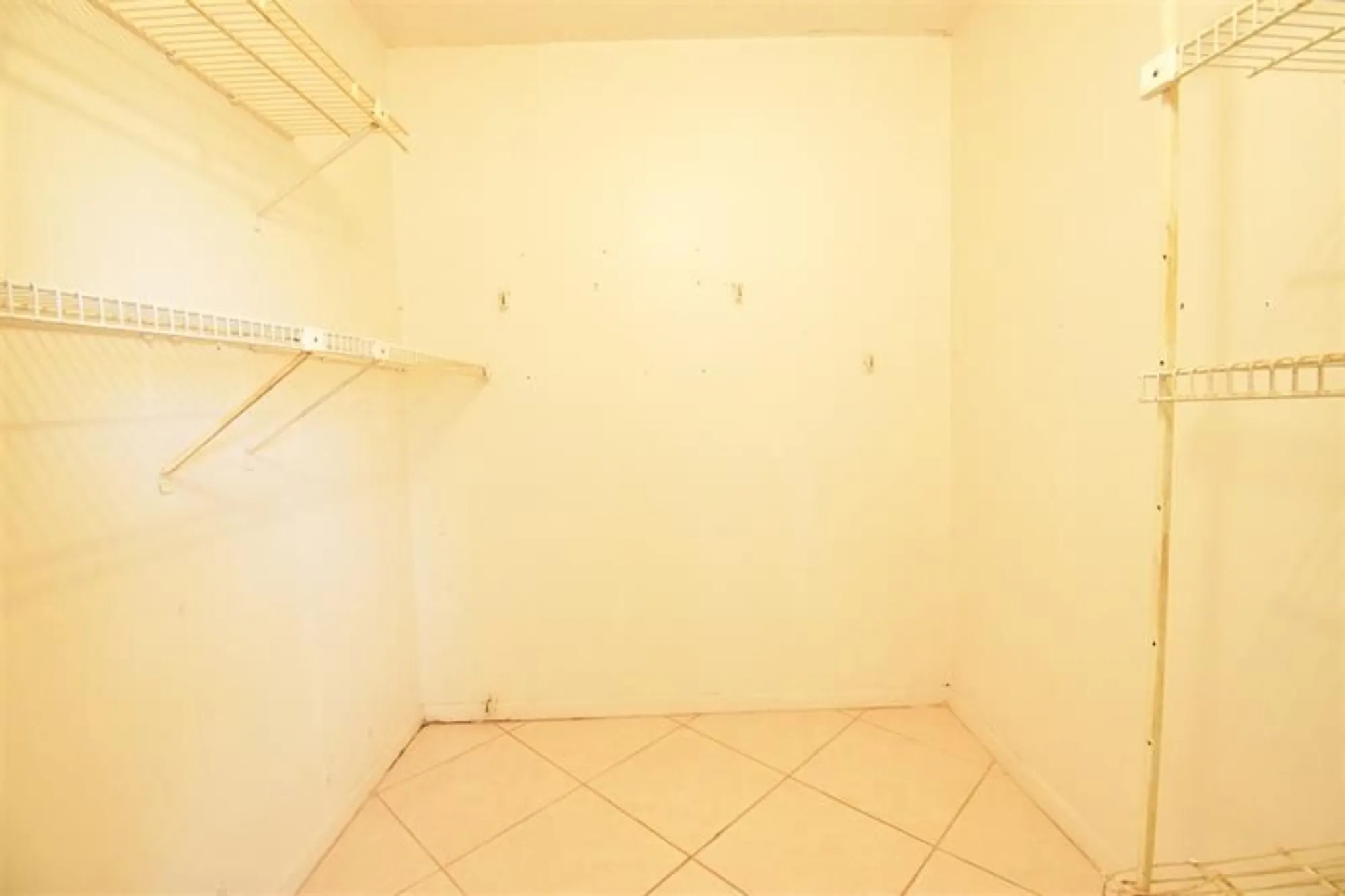 Property Slideshow image 11 of 20 | 2805 victoria way h2, Coconut Creek, FL, 33066