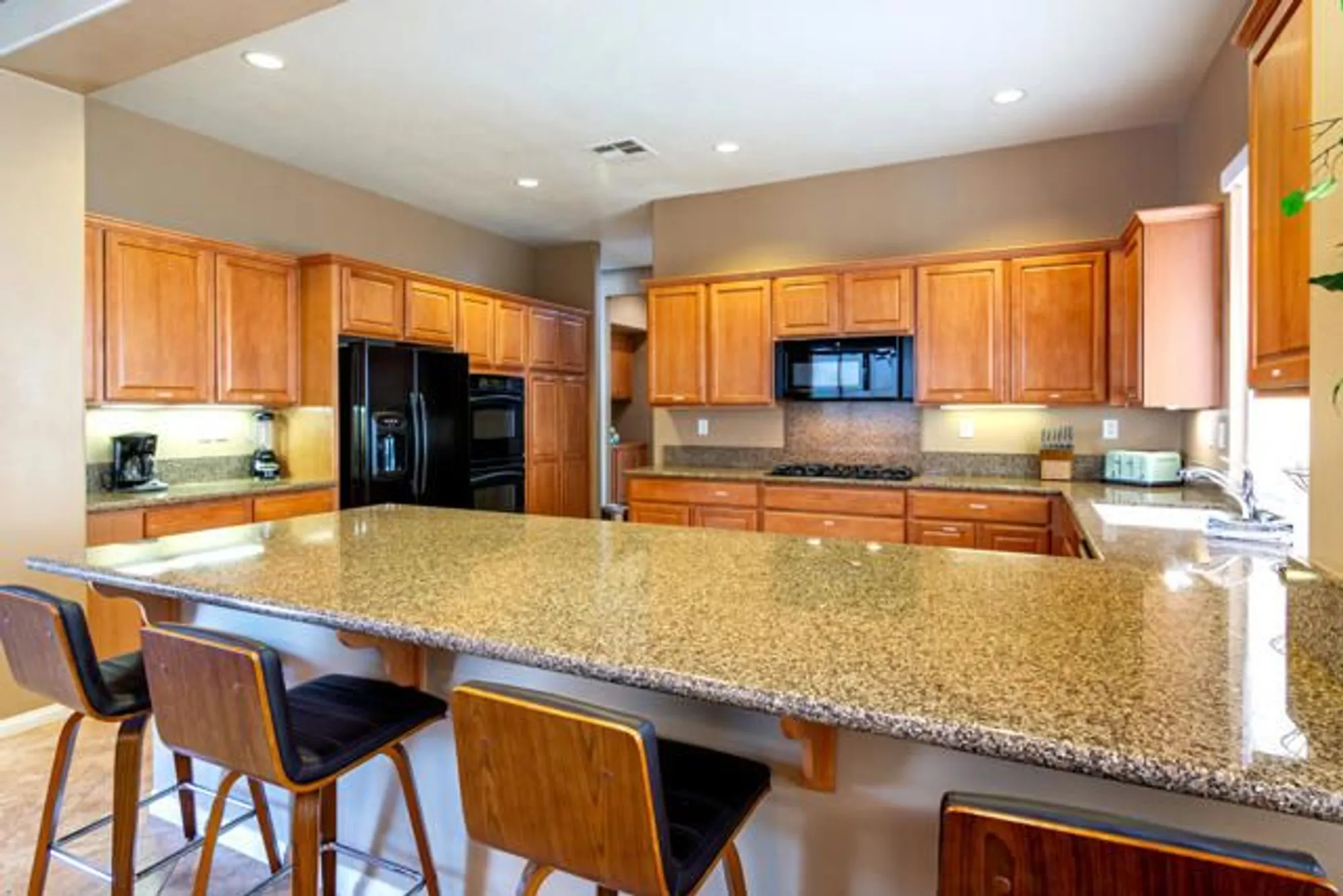Property Slideshow image 12 of 53 | 43597 spiaggia pl, Indio, CA, 92203
