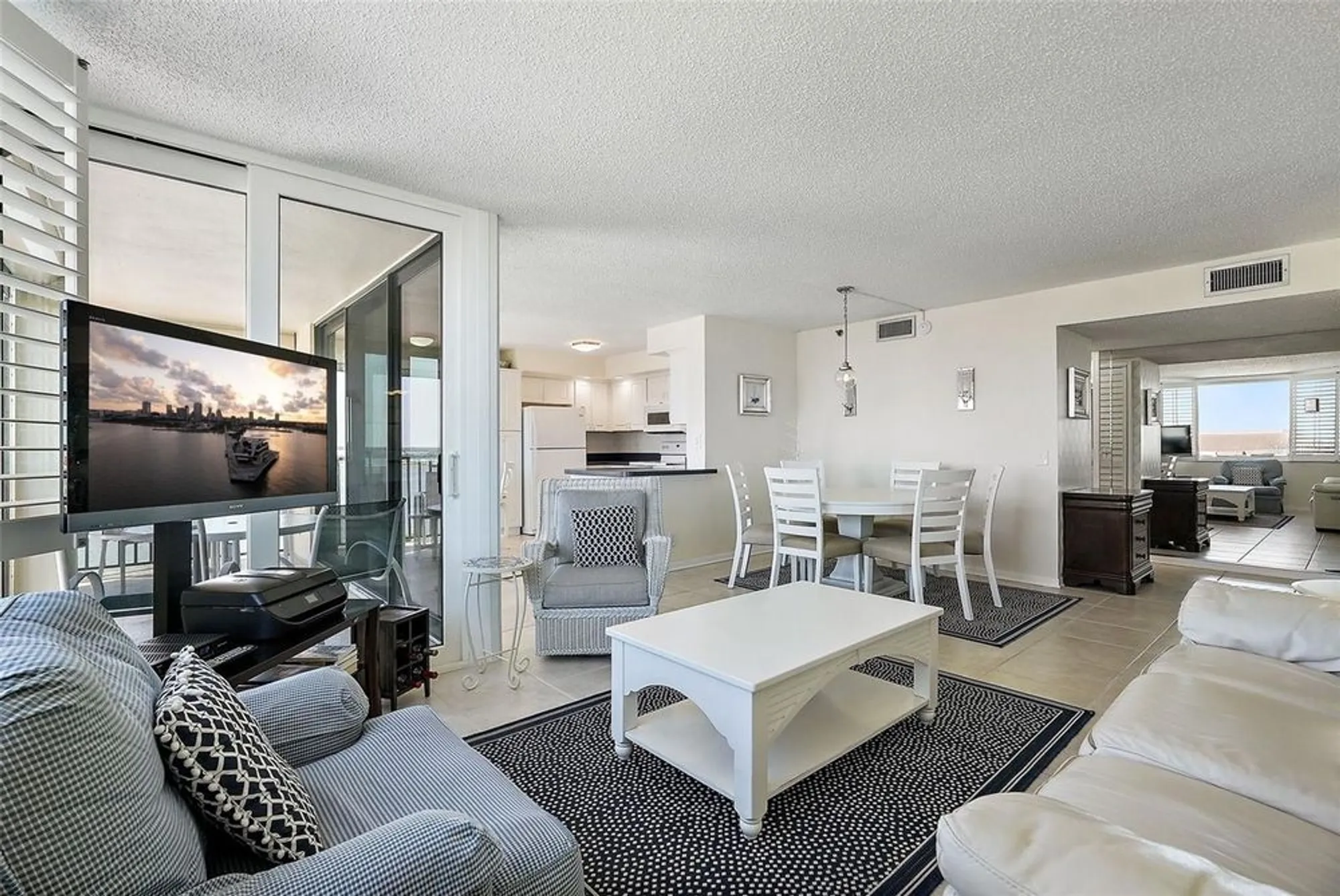 Property Slideshow image 11 of 42 | 6322 palma del mar blvd s apt 706, St Petersburg, FL, 33715