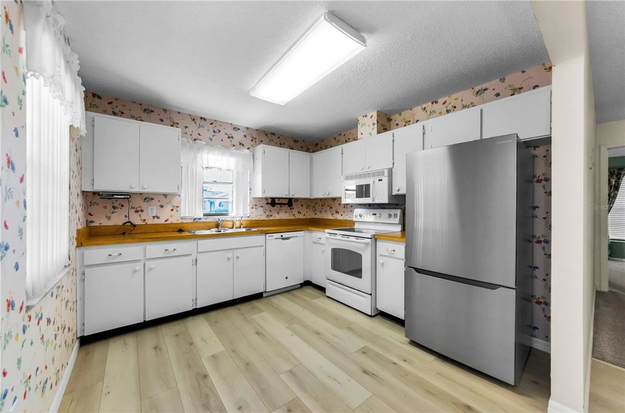 Property Slideshow image 4 of 65 | 675 fort duquesna dr, Sun City Center, FL, 33573