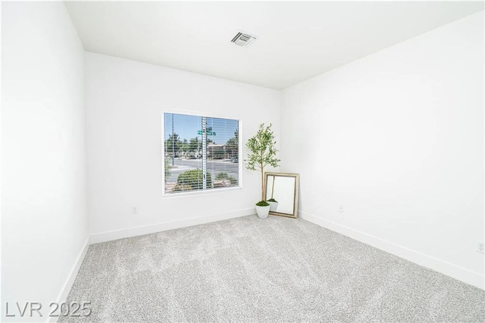 Property Slideshow image 19 of 37 | 10301 coal creek pl, Las Vegas, NV, 89134