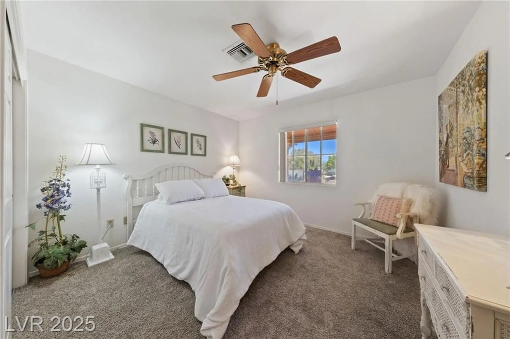 Property Slideshow image 23 of 72 | 2925 lotus hill dr, Las Vegas, NV, 89134
