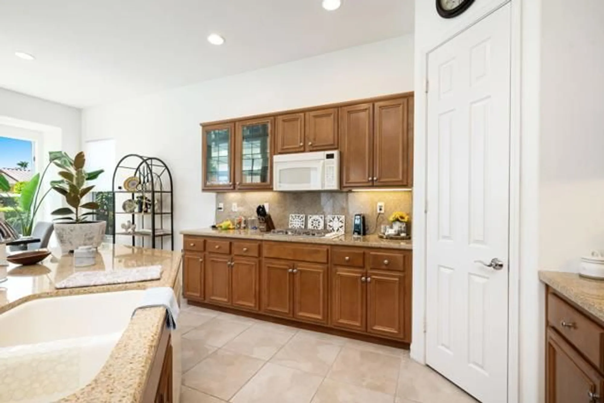Property Slideshow image 16 of 77 | 81799 prism dr, La Quinta, CA, 92253