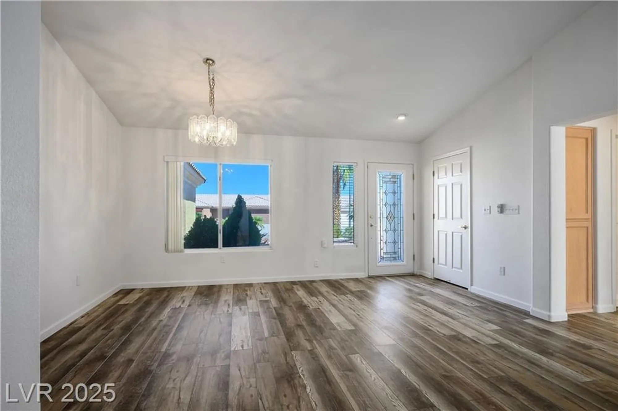 Property Slideshow image 7 of 74 | 10505 linden wood ct, Las Vegas, NV, 89134
