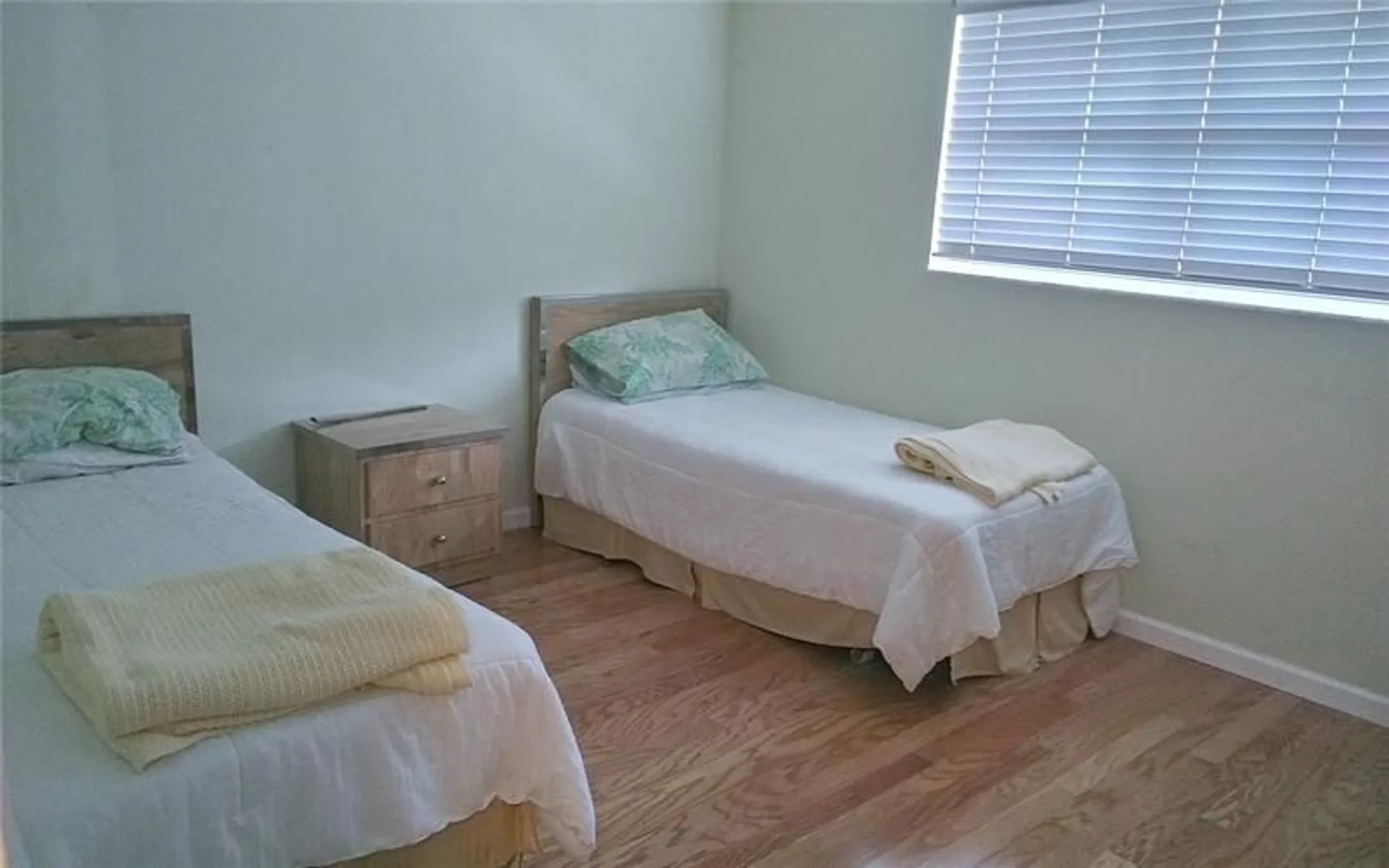 Property Slideshow image 11 of 21 | 206 se 10th st 302, Dania Beach, FL, 33004