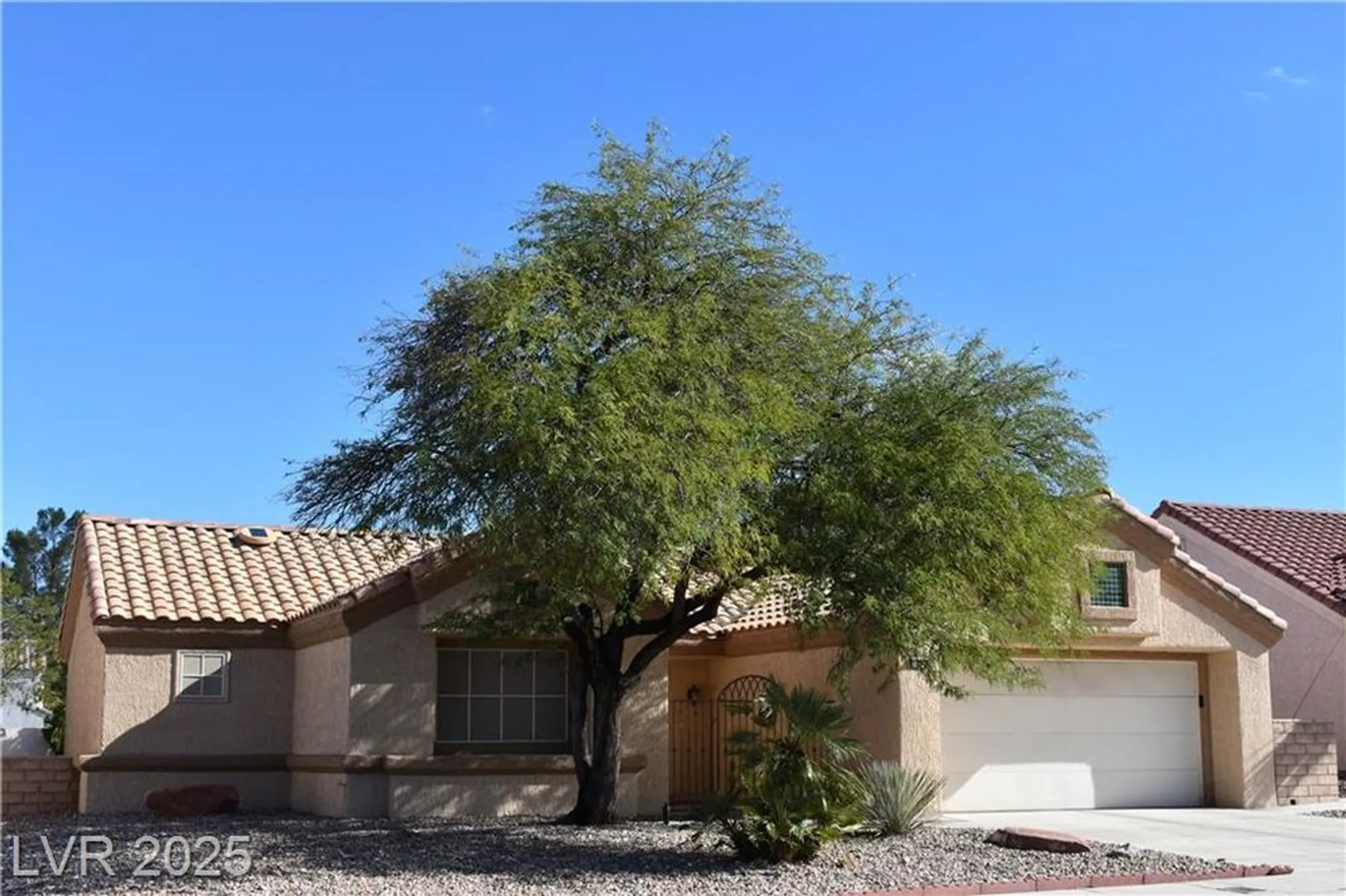 Property Slideshow image 1 of 29 | 2412 springridge dr, Las Vegas, NV, 89134
