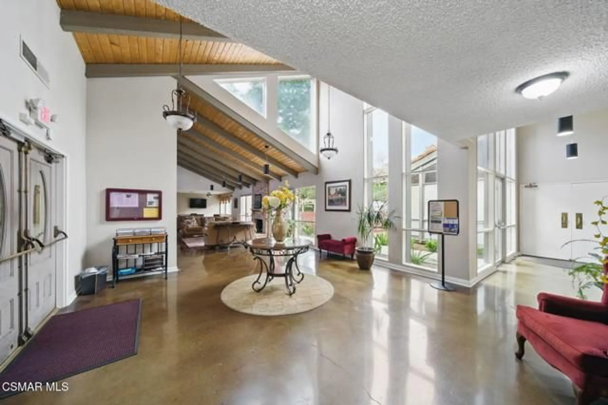 Property Slideshow image 45 of 52 | 224 oakleaf dr apt 102, Thousand Oaks, CA, 91360