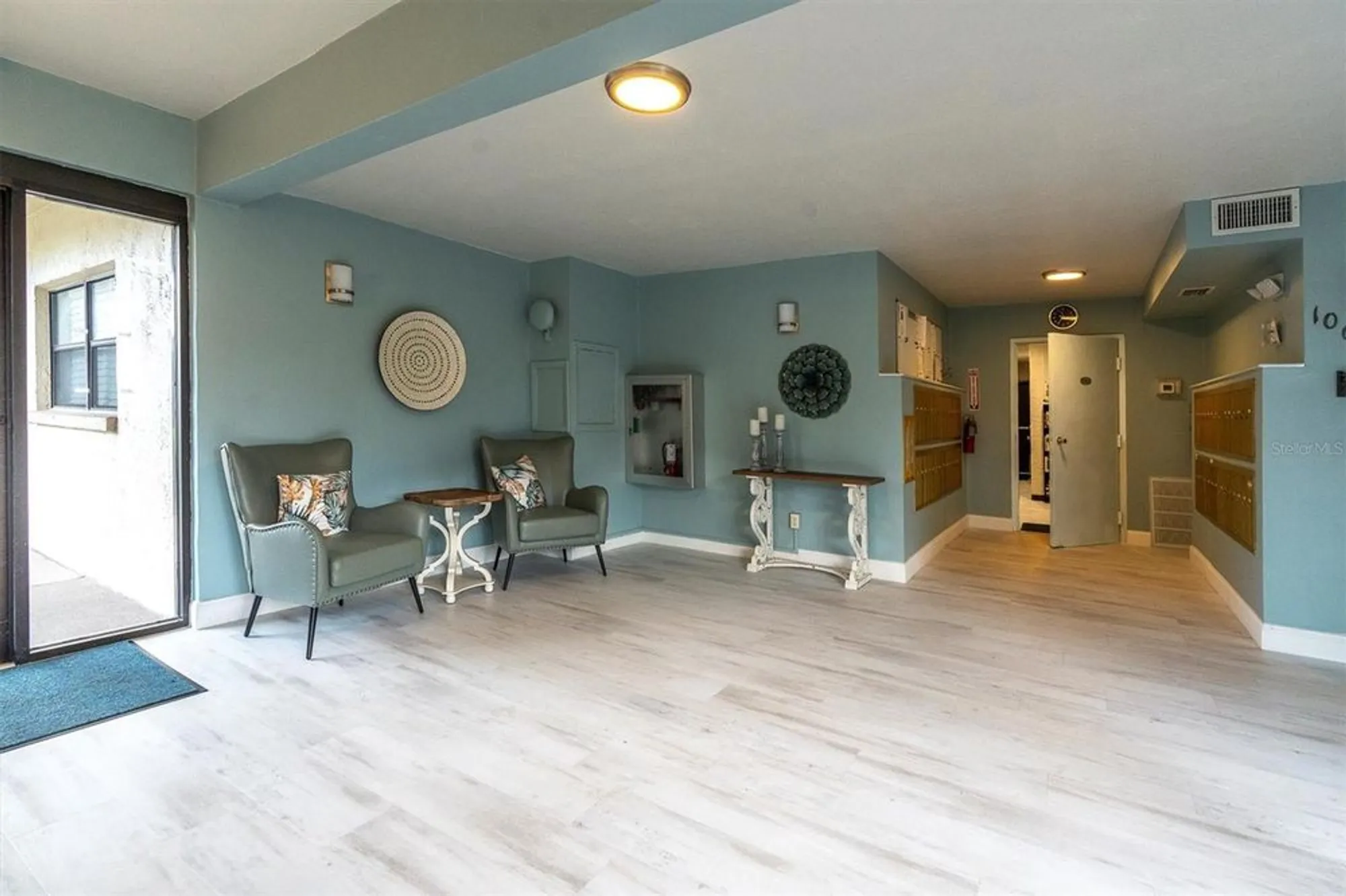 Property Slideshow image 33 of 48 | 8198 terrace garden dr n unit 511, Saint Petersburg, FL, 33709
