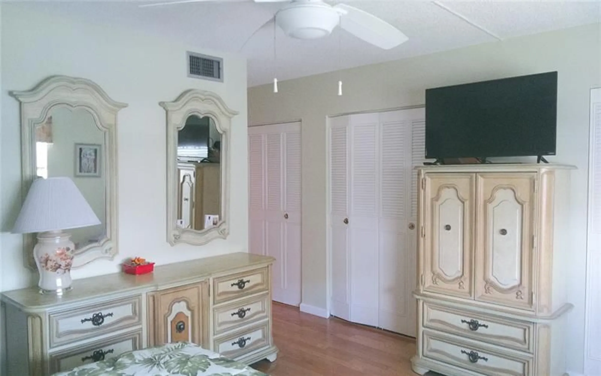 Property Slideshow image 9 of 21 | 206 se 10th st 302, Dania Beach, FL, 33004