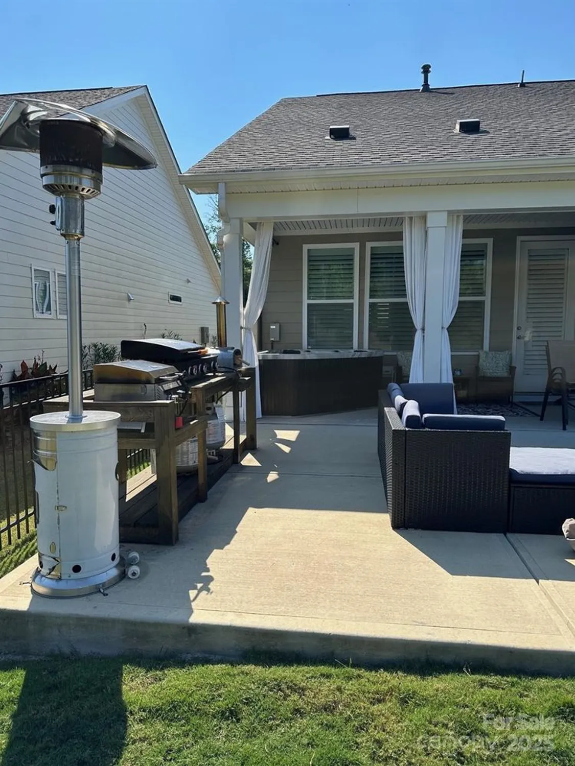 Property Slideshow image 33 of 46 | 12417 old iron ln, Charlotte, NC, 28215