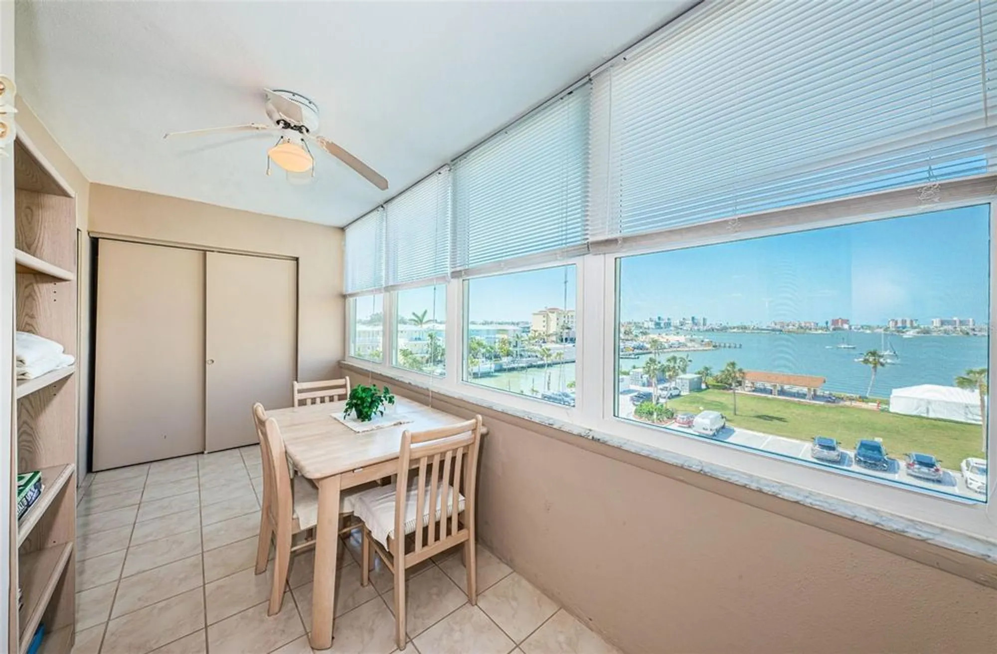Property Slideshow image 16 of 50 | 4550 cove cir apt 502, St Petersburg, FL, 33708