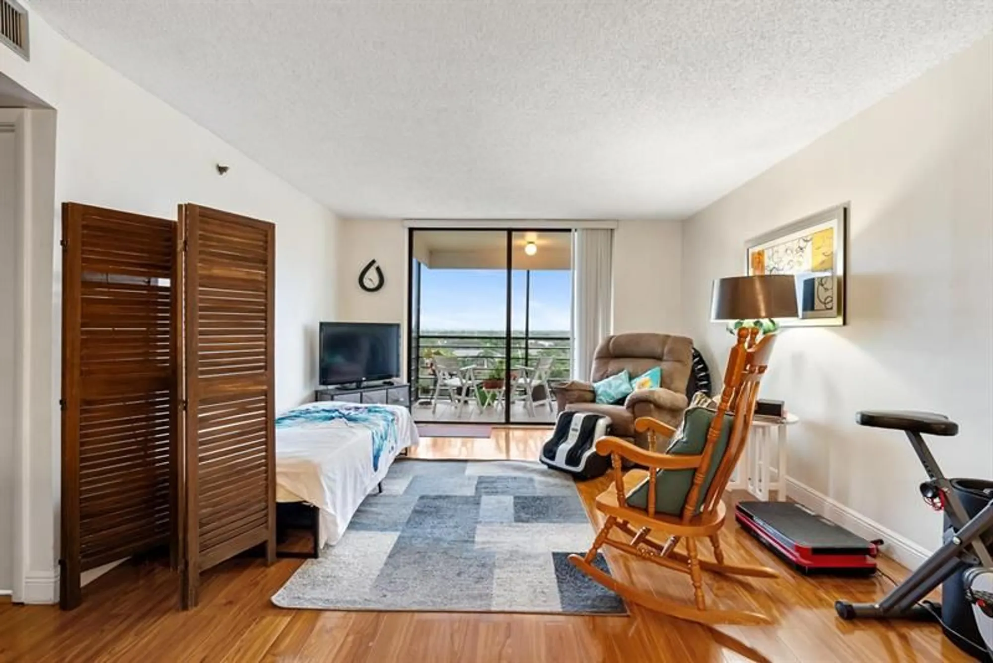 Property Slideshow image 13 of 19 | 1200 saint charles pl ph 21, Pembroke Pines, FL, 33026