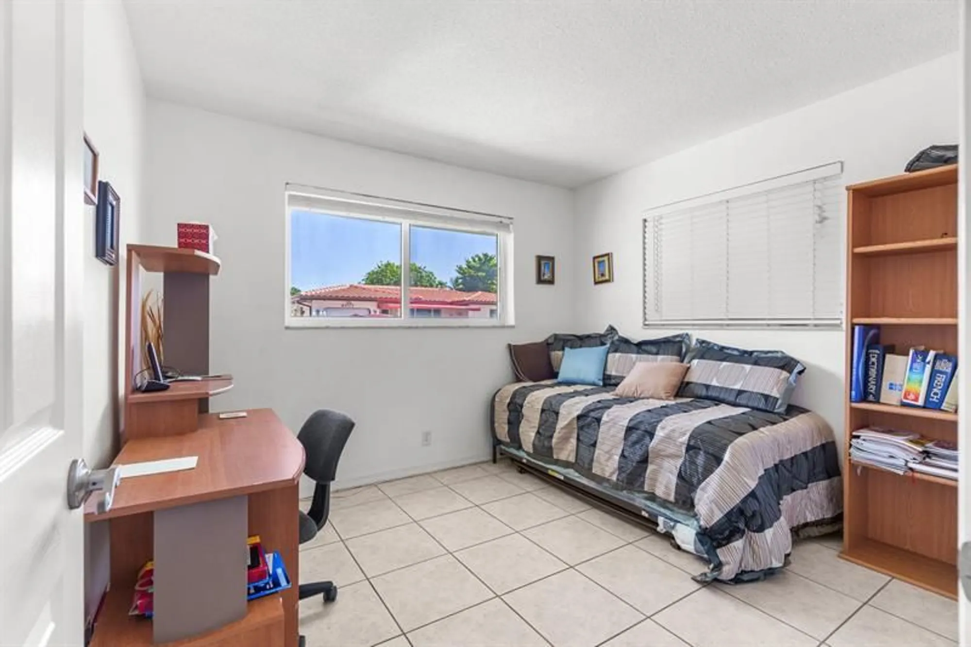 Property Slideshow image 23 of 35 | 4510 nw 49th ct, Tamarac, FL, 33319