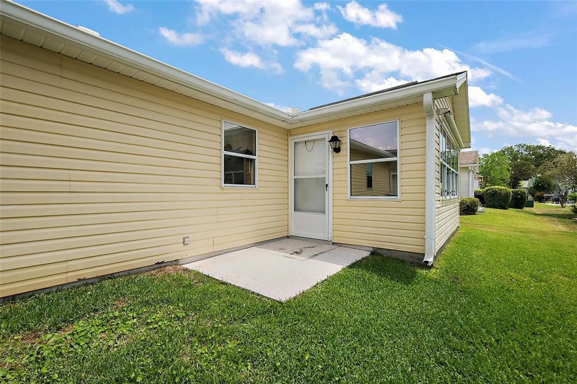 Property Slideshow image 31 of 39 | 518 alcazar ct, The Villages, FL, 32159