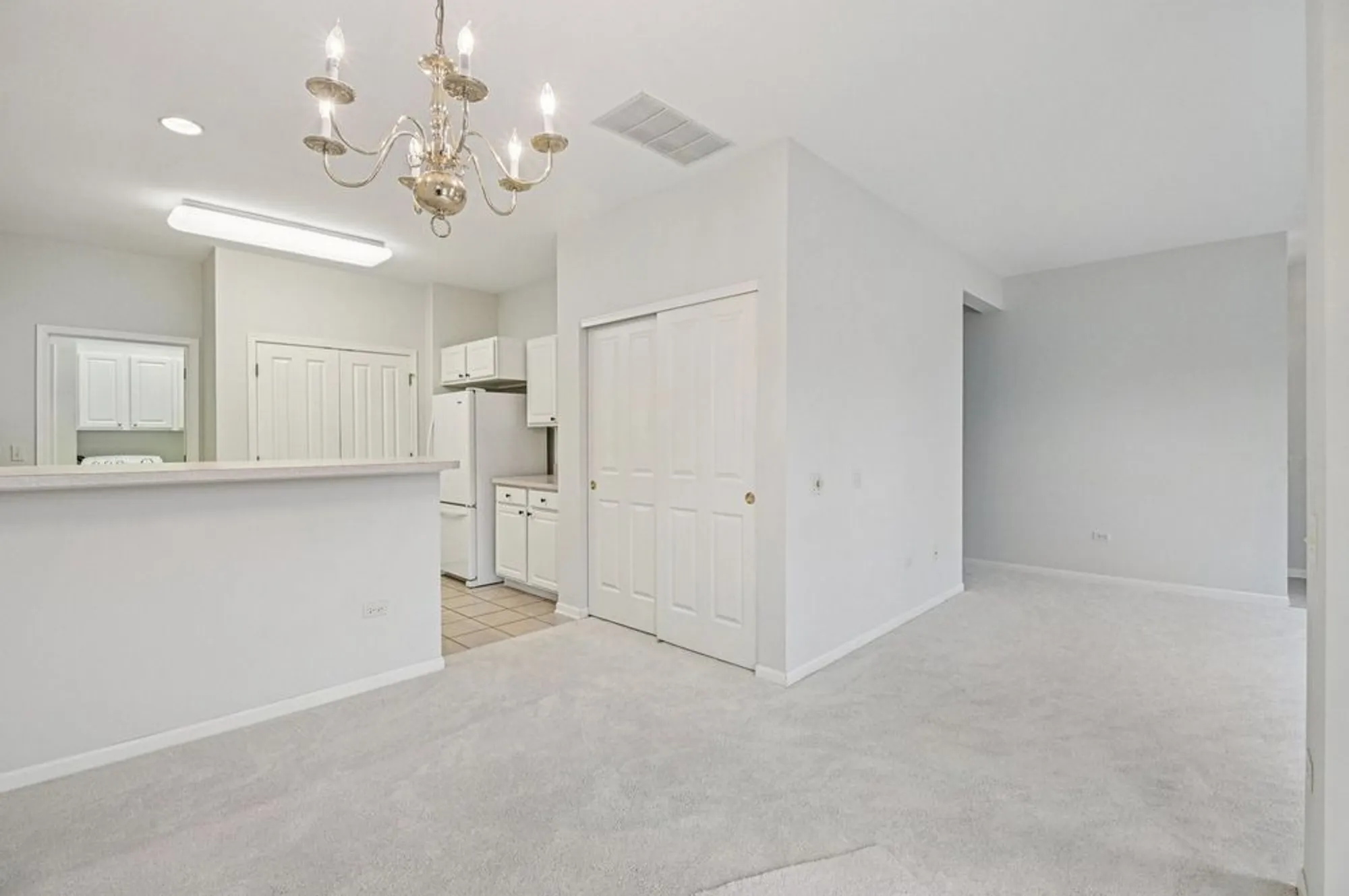 Property Slideshow image 6 of 20 | , Huntley, IL, 60142