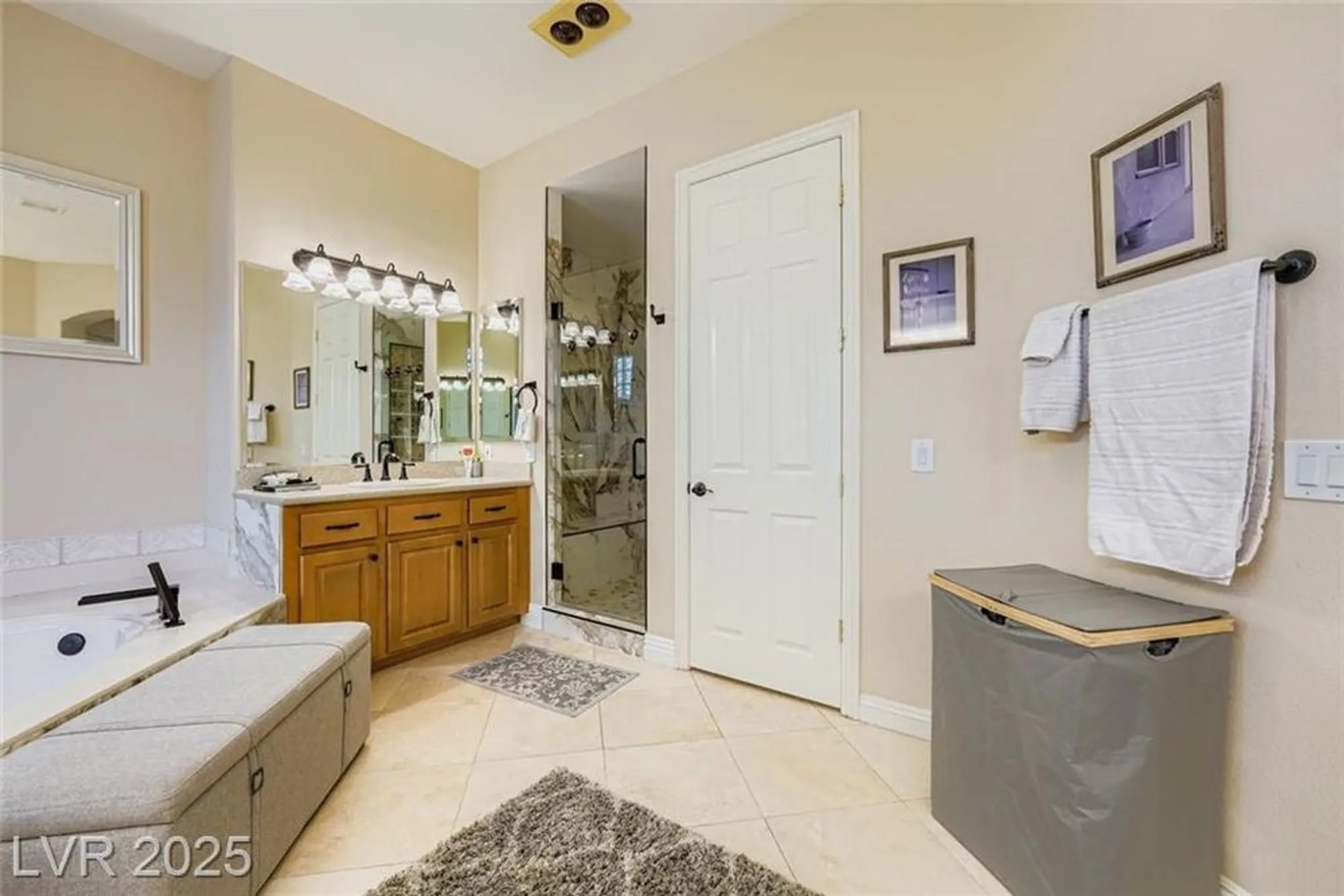 Property Slideshow image 27 of 35 | 4198 melodia songo ct, Las Vegas, NV, 89135