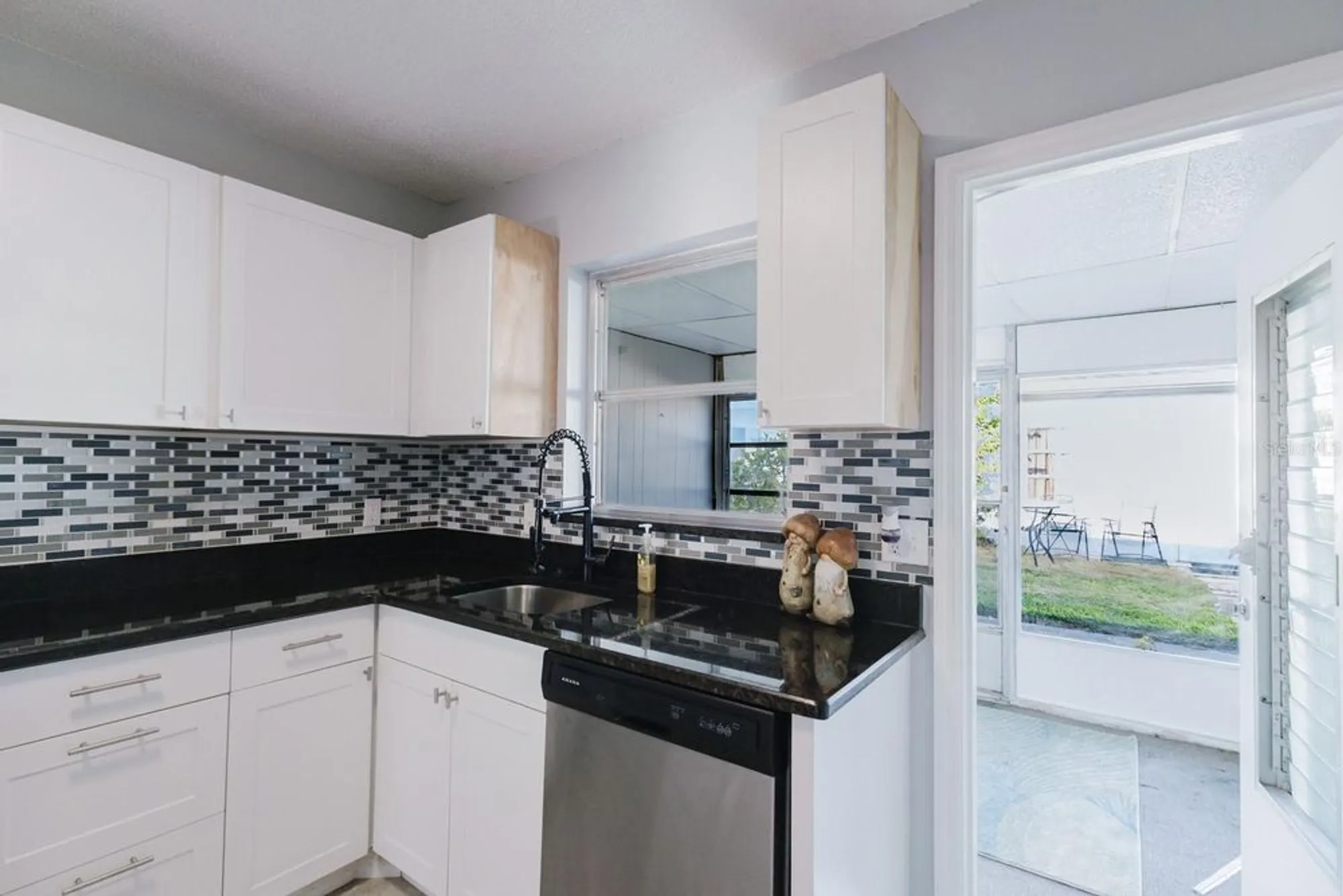 Property Slideshow image 14 of 54 | 9905 dahlia st n # 27, Pinellas Park, FL, 33782