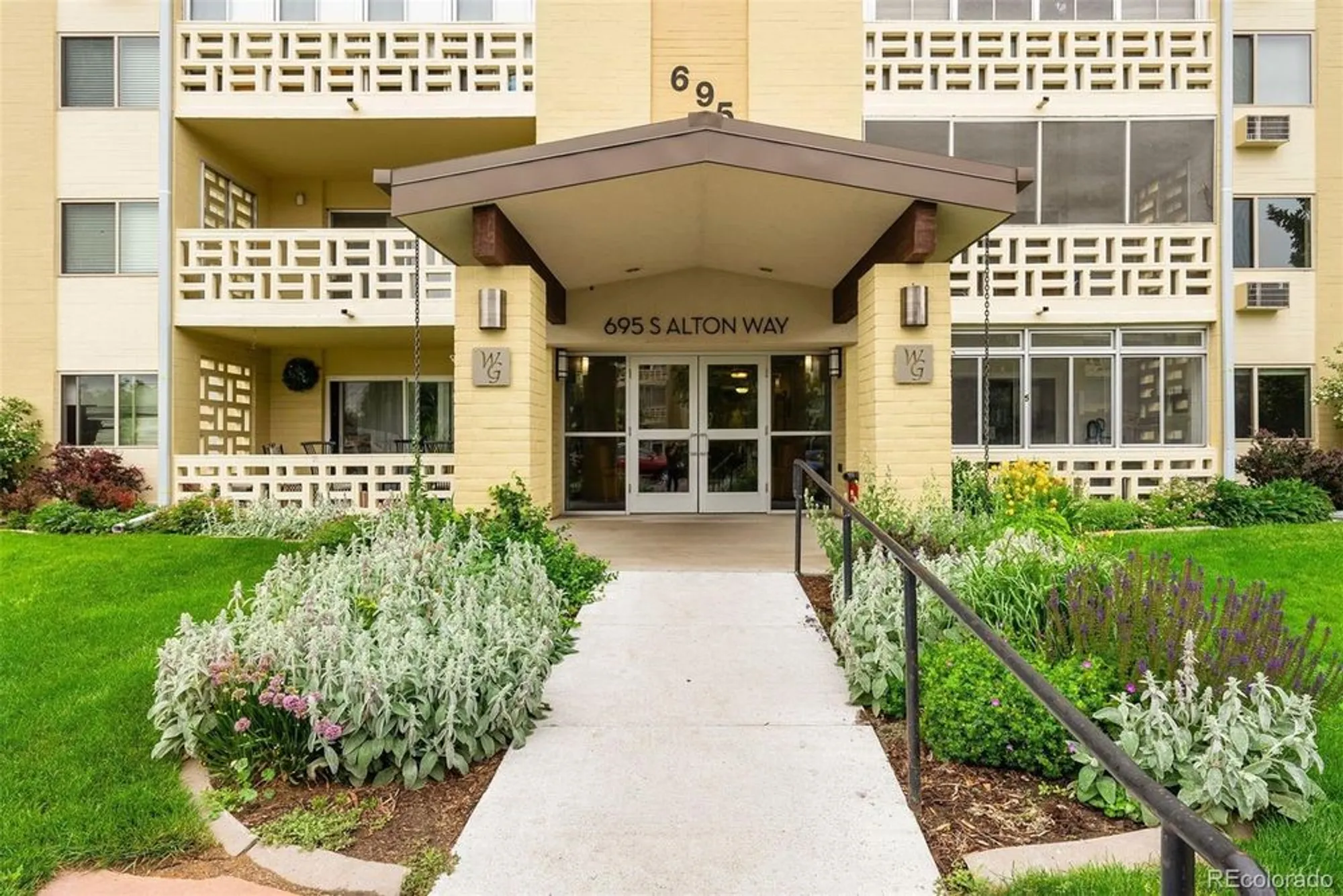 Property Slideshow image 31 of 44 | 695 s alton way unit 9c, Denver, CO, 80247