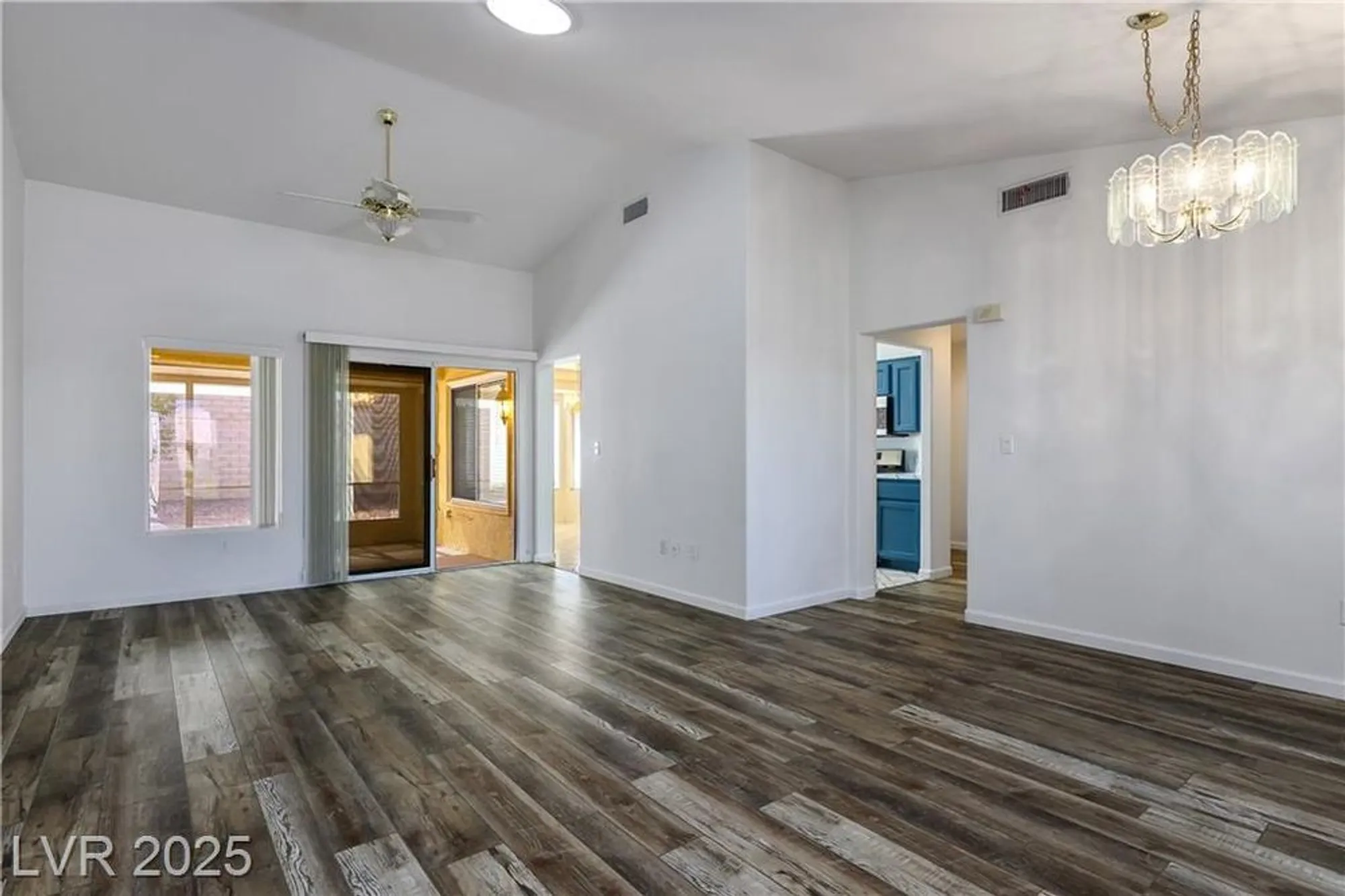 Property Slideshow image 10 of 74 | 10505 linden wood ct, Las Vegas, NV, 89134