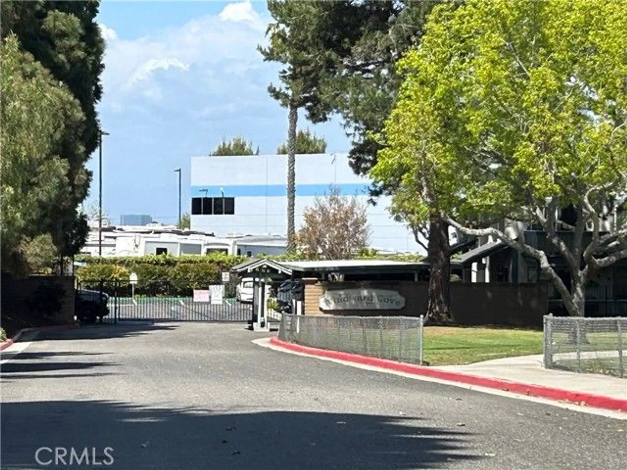 Property Slideshow image 35 of 47 | 18232 parkview ln 103, Huntington Beach, CA, 92648