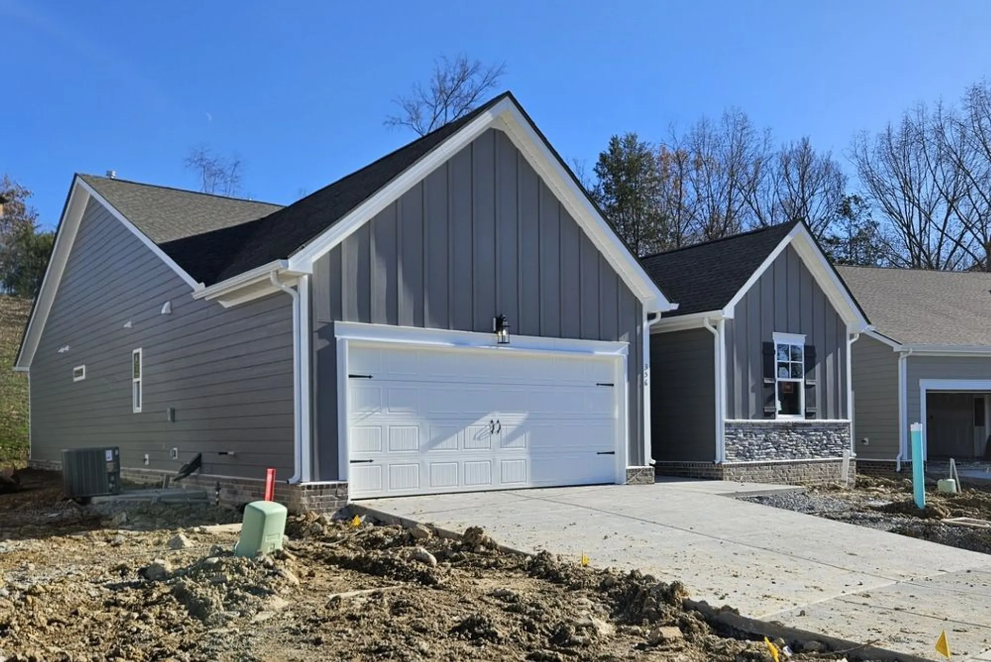 Property Slideshow image 2 of 34 | 356 stonehaus cir, Antioch, TN, 37013