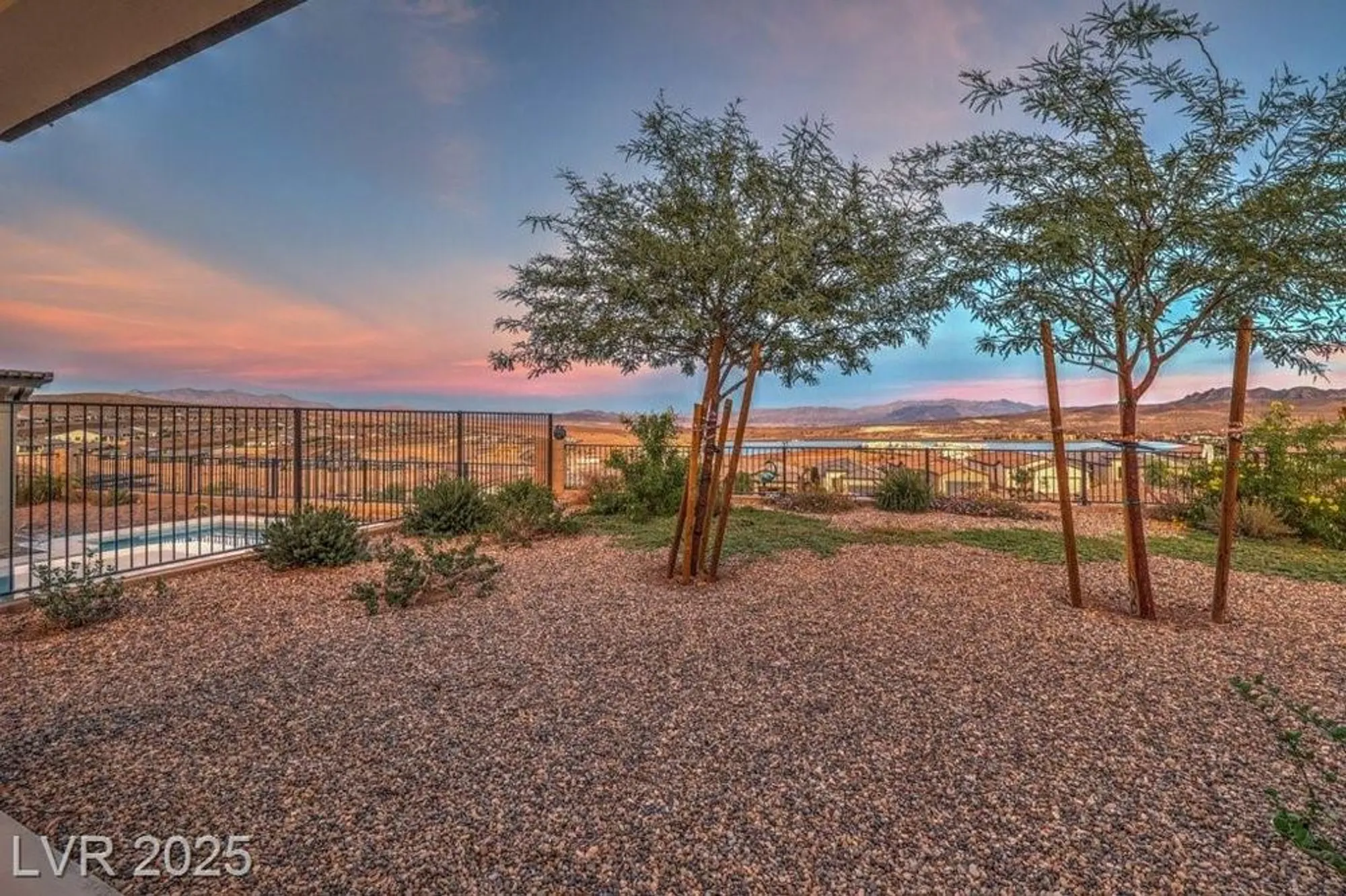 Property Slideshow image 32 of 48 | 70 lake bluff ct, Henderson, NV, 89011