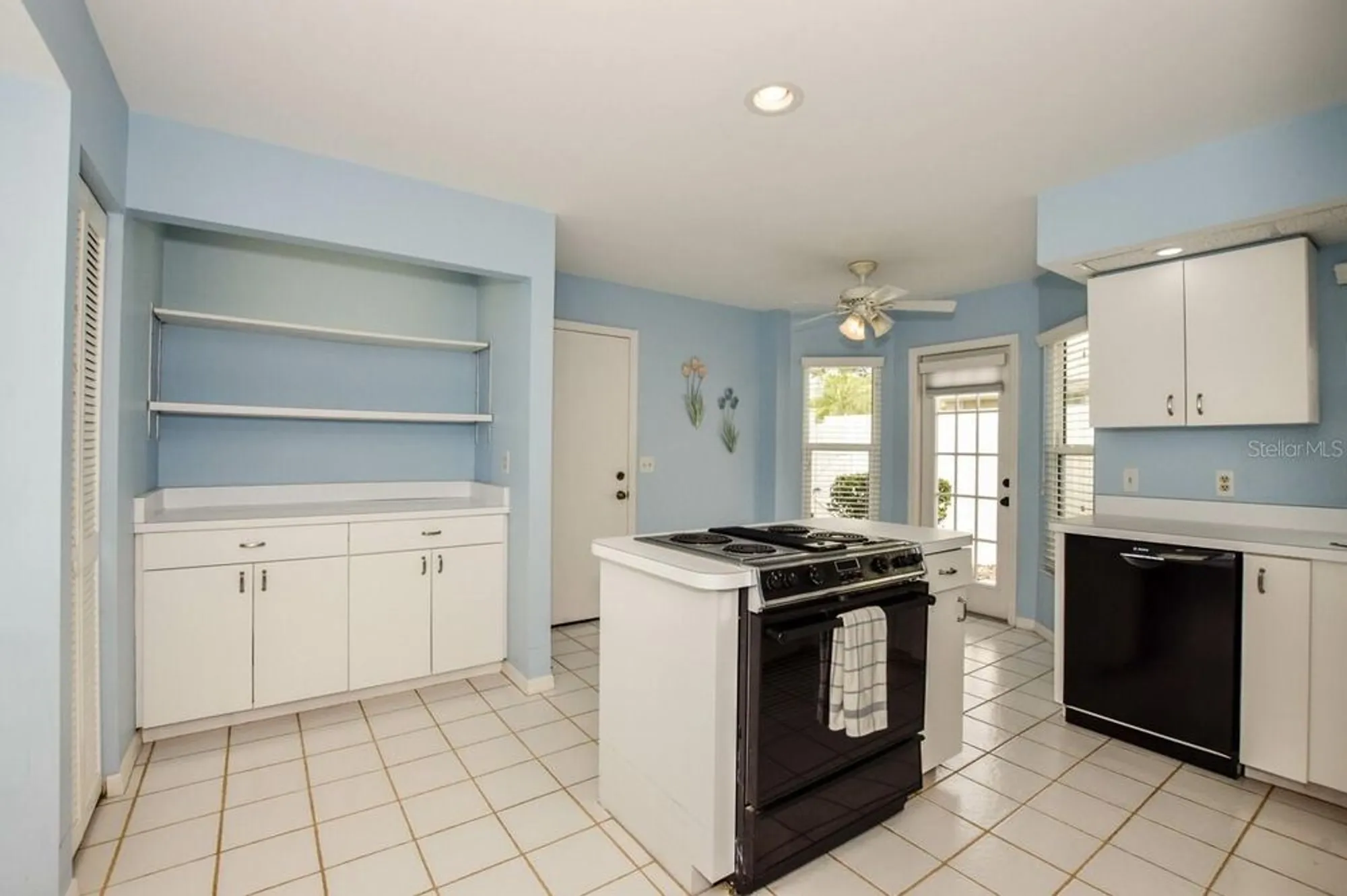 Property Slideshow image 14 of 65 | 702 brightside crescent dr 2, Venice, FL, 34293