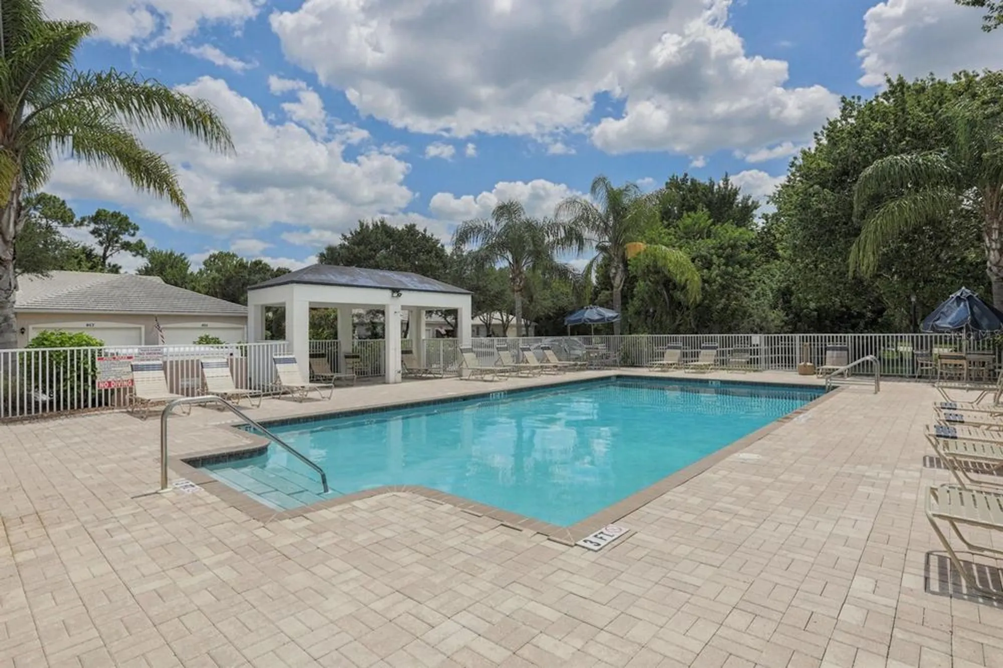 Property Slideshow image 37 of 76 | 805 montrose dr 203, Venice, FL, 34293