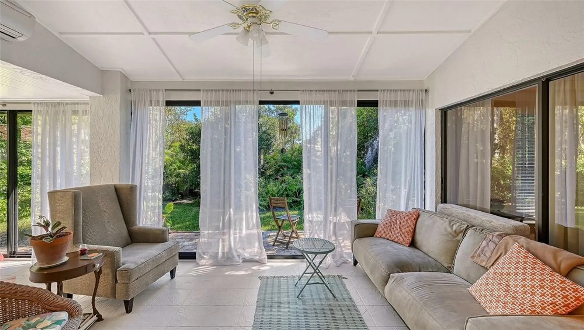 Property Slideshow image 10 of 49 | 7360 oak moss dr # 4, Sarasota, FL, 34241