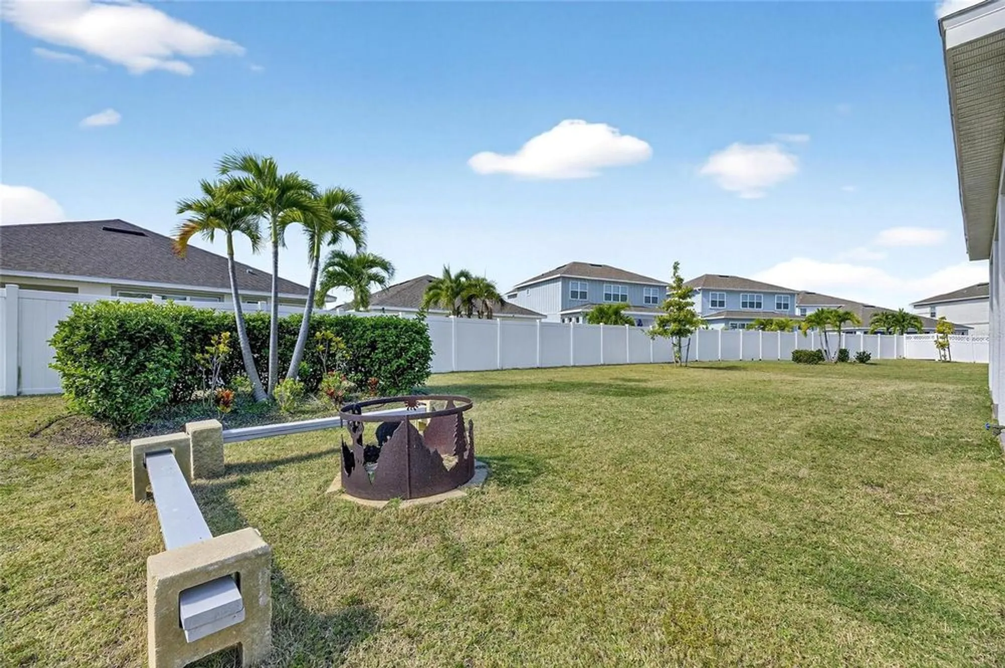 Property Slideshow image 52 of 91 | 324 blackrock ln, Apollo Beach, FL, 33572