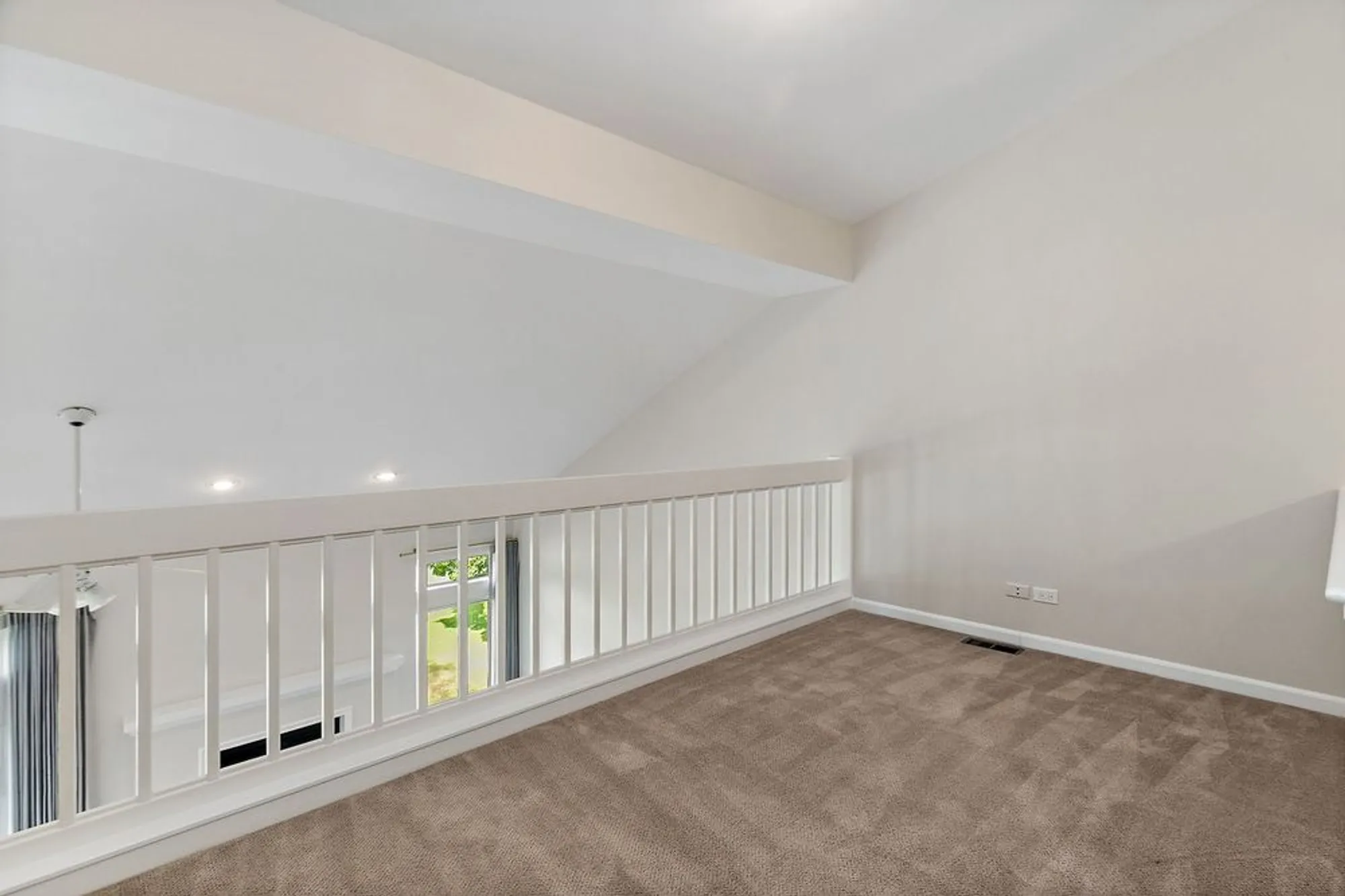 Property Slideshow image 21 of 39 | 830 oak hill rd, Lake Barrington, IL, 60010