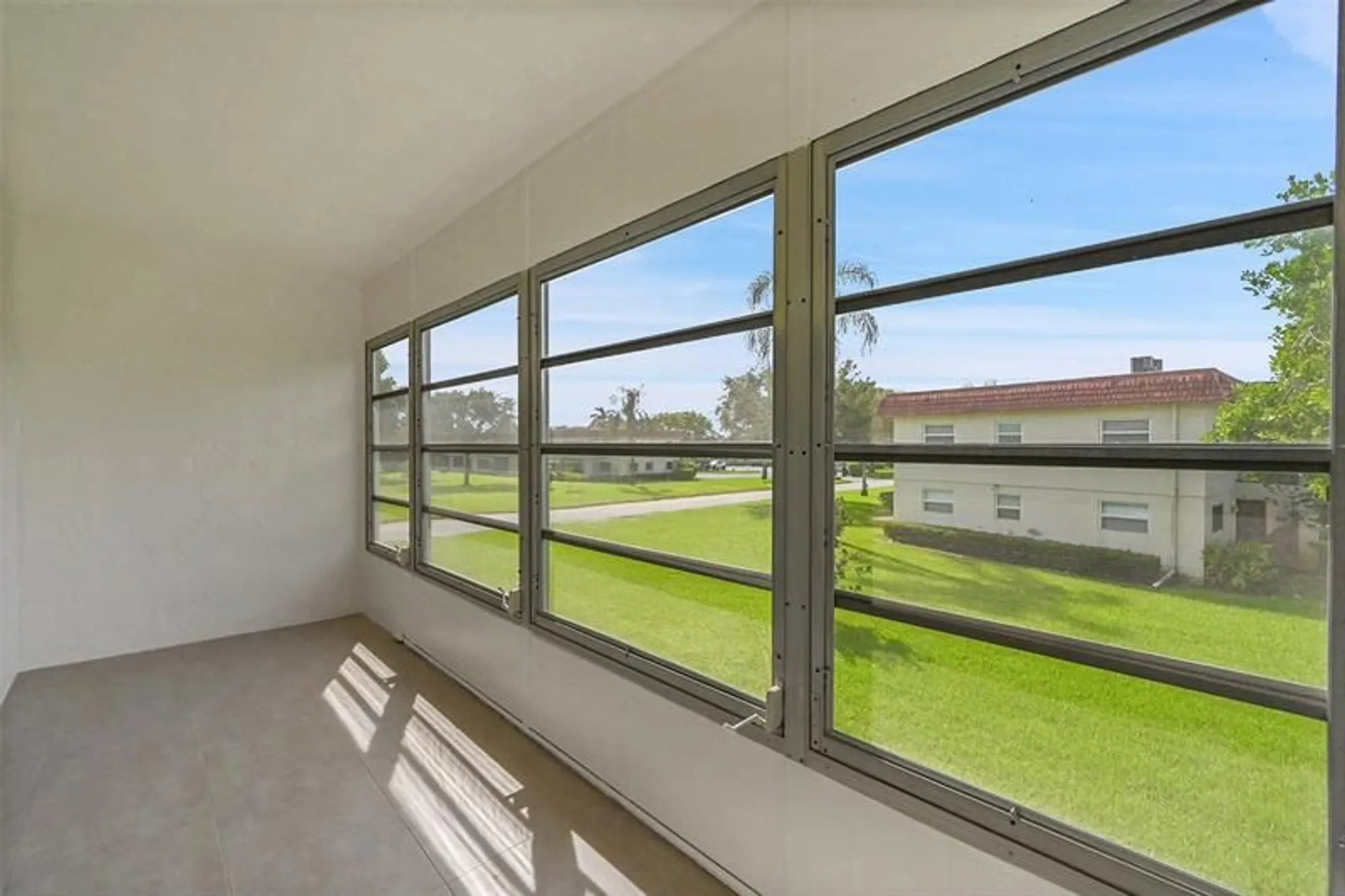 Property Slideshow image 18 of 42 | 23 abbey ln 202, Delray Beach, FL, 33446