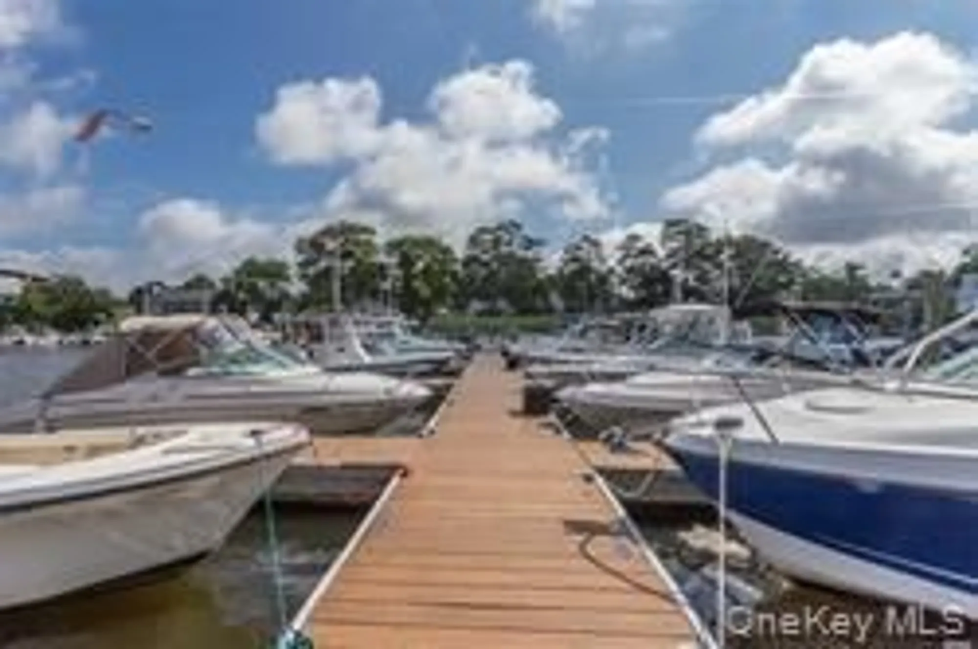 Property Slideshow image 30 of 32 | 521 highland ct # 521, Moriches, NY, 11955