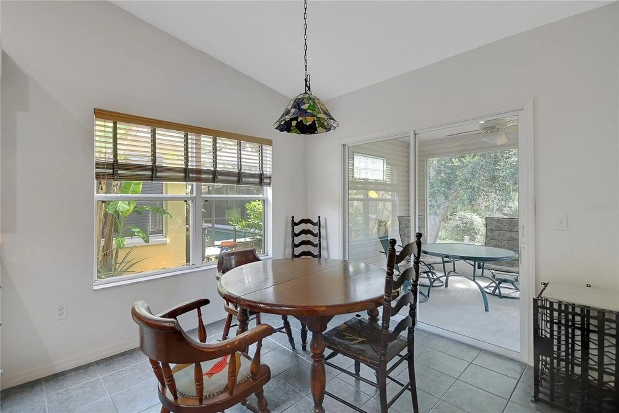 Property Slideshow image 19 of 77 | 32942 rambling oaks ct, Leesburg, FL, 34748