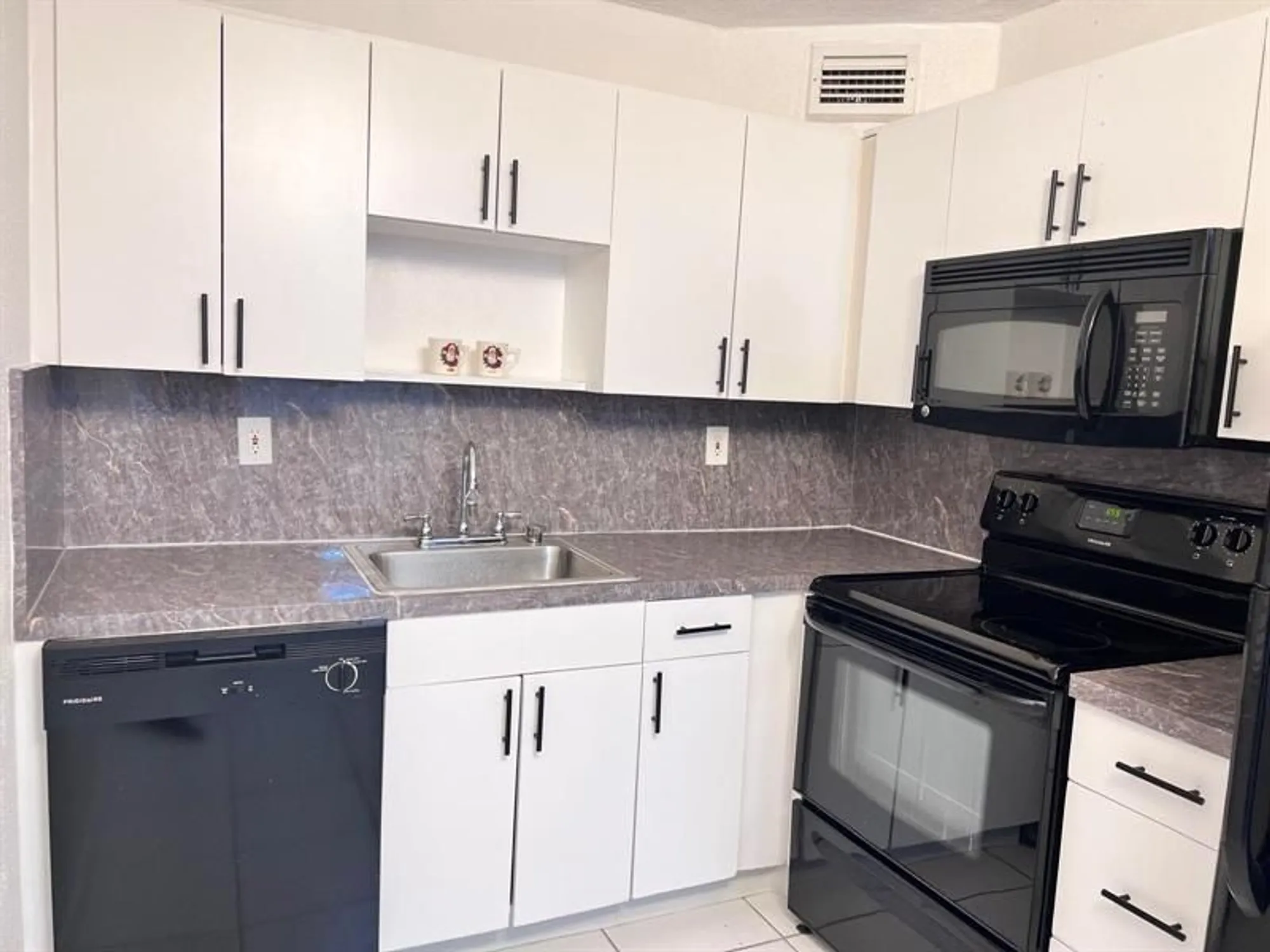 Property Slideshow image 12 of 32 | 740 burgundy 740, Delray Beach, FL, 33484