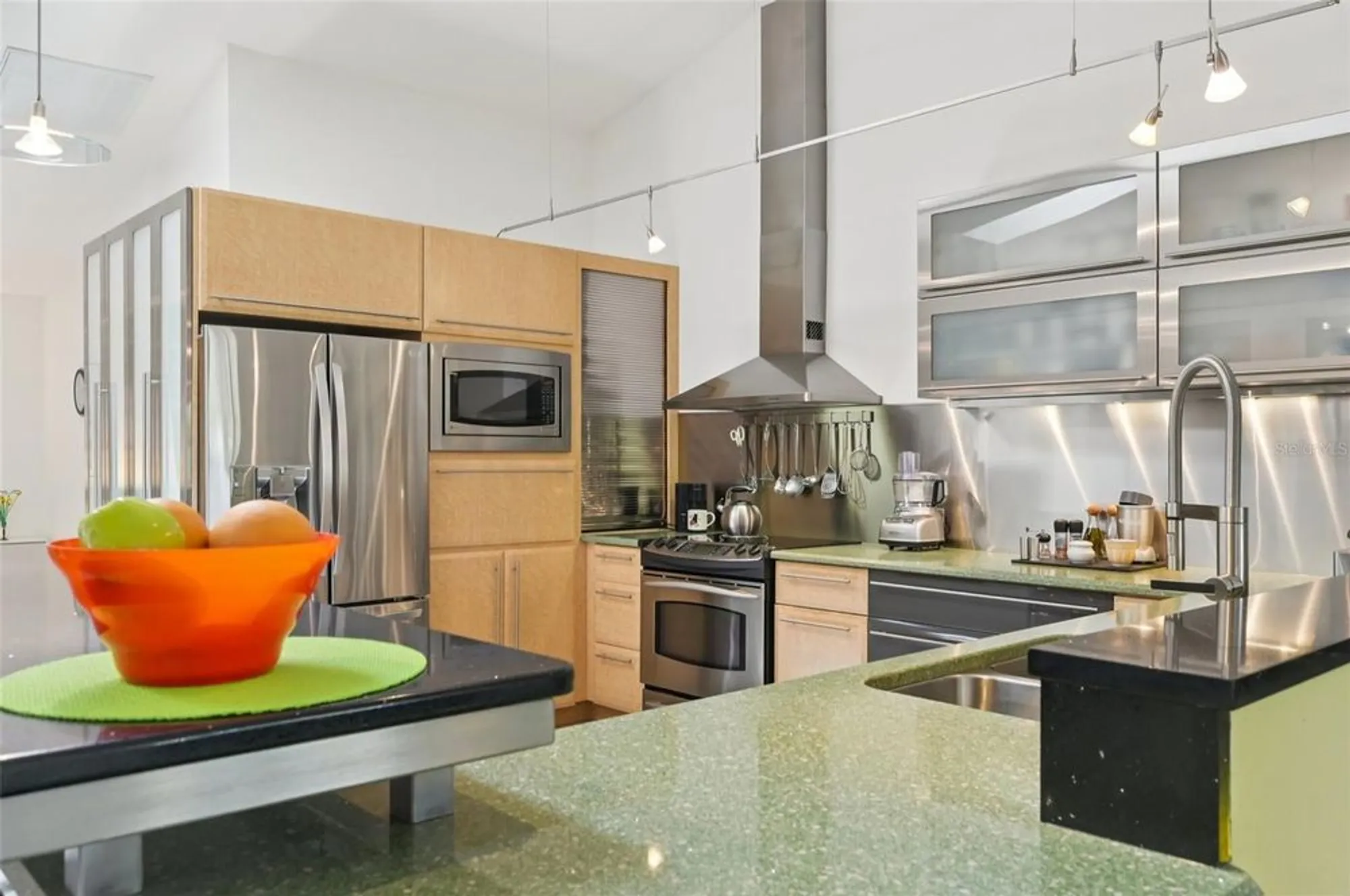 Property Slideshow image 16 of 42 | 5588 golf pointe dr # 1, Sarasota, FL, 34243