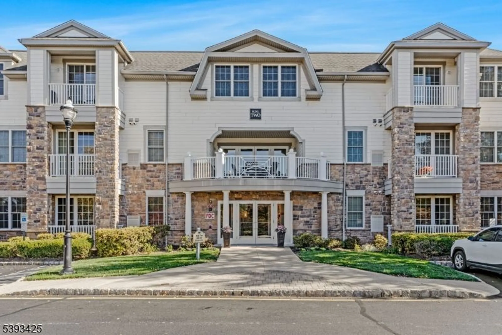 Property Slideshow image 1 of 29 | 266 victoria dr, Bridgewater, NJ, 08807