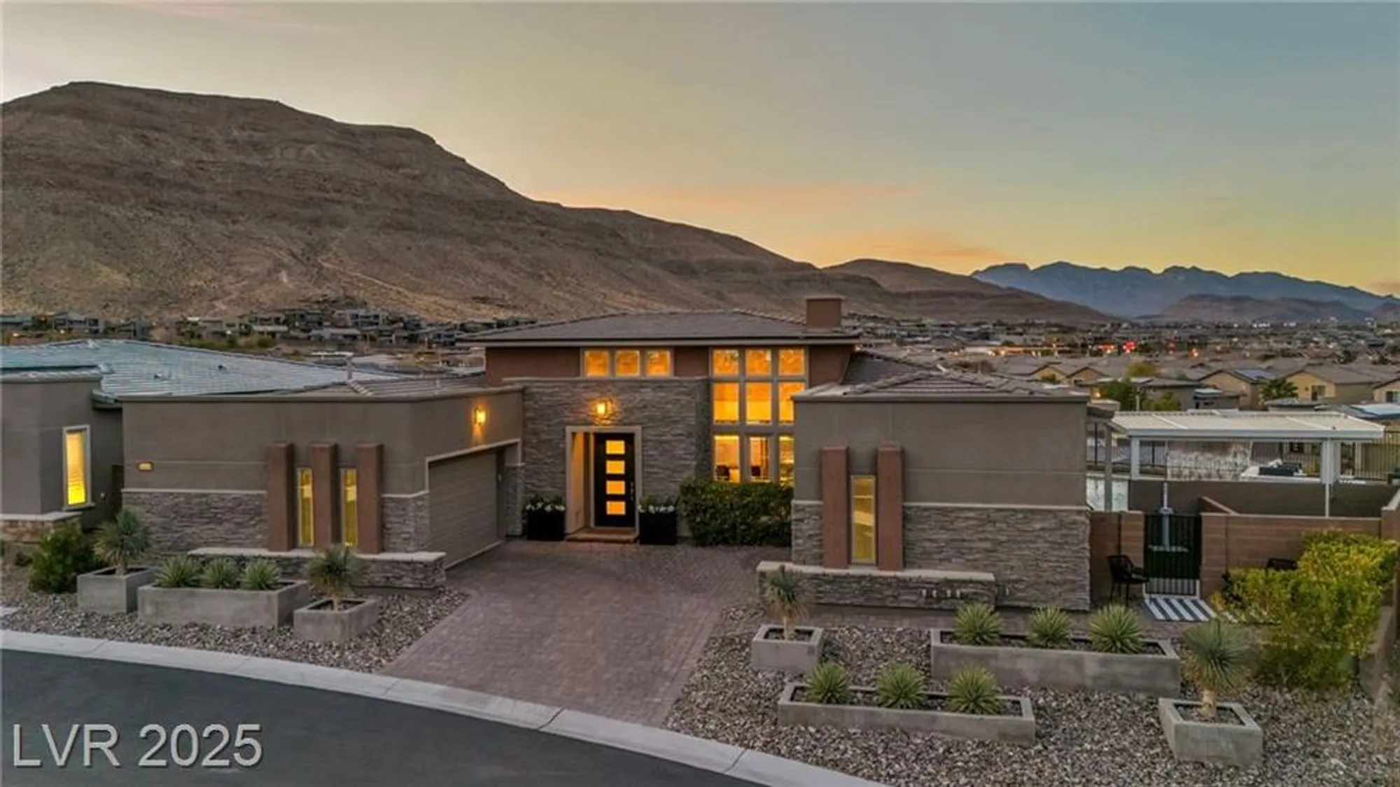 Property Slideshow image 6 of 95 | 10096 amethyst hills st, Las Vegas, NV, 89148